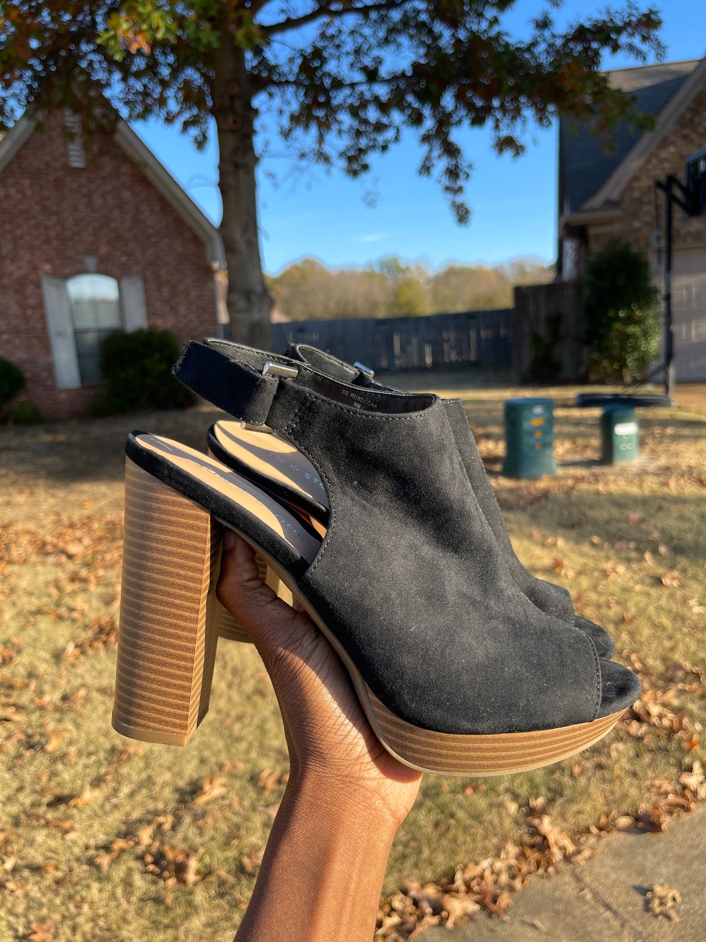 Sun stone black heels women sz 9
