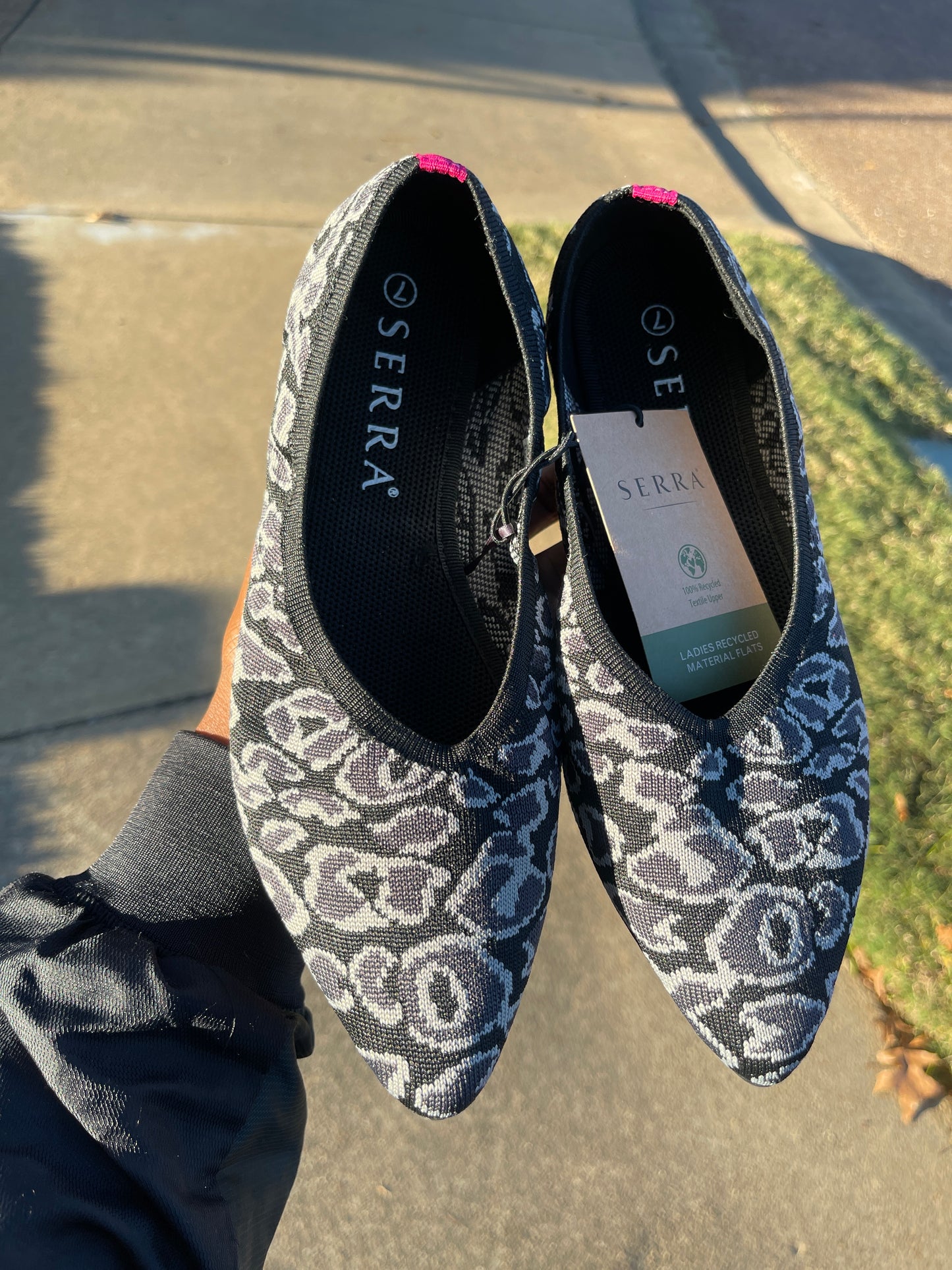 NEW Serra black gray flat women sz 7