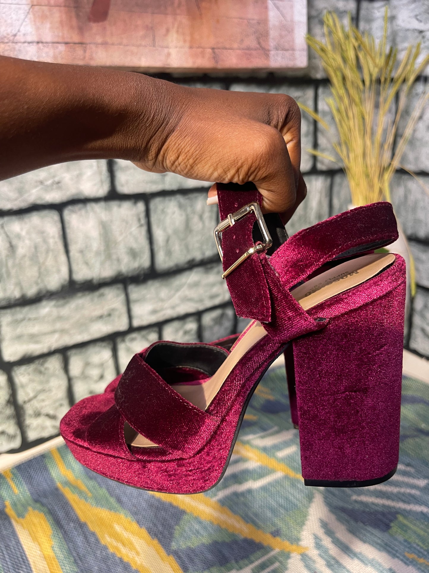 Mossimo Burgundy Chunky Heels Women sz 7.5