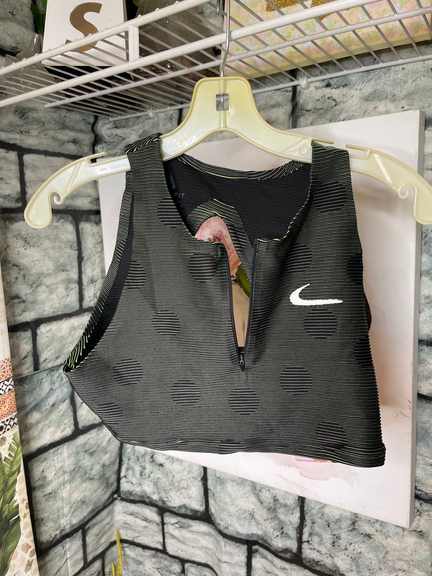 NIKE 5 piece Women sz Medium Bundle (see pics for all items)