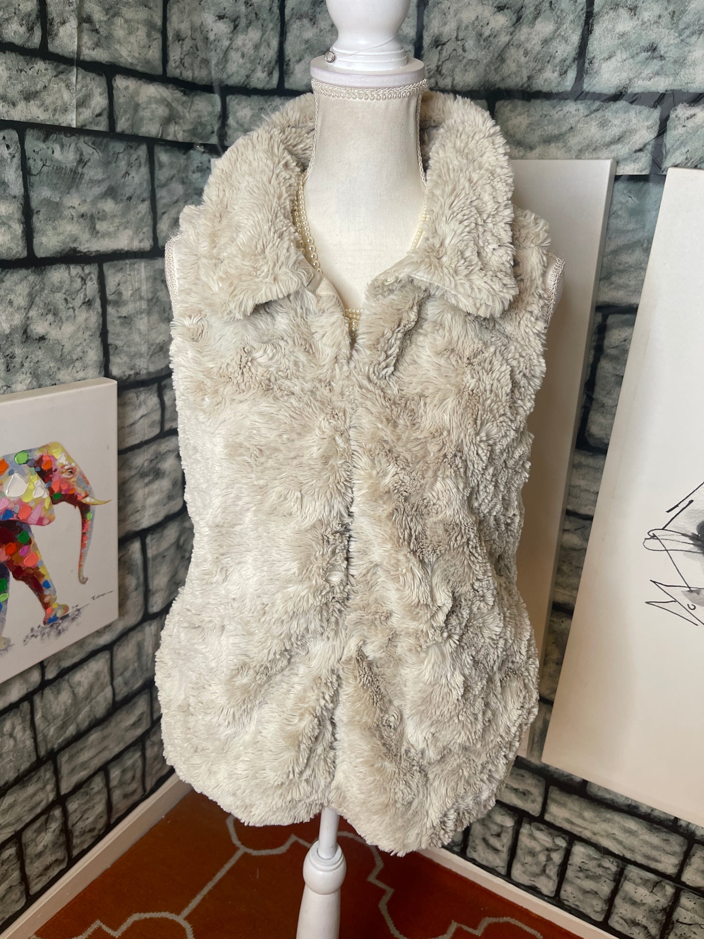 Dylan Gray Fuzzy Vest Women sz Medium