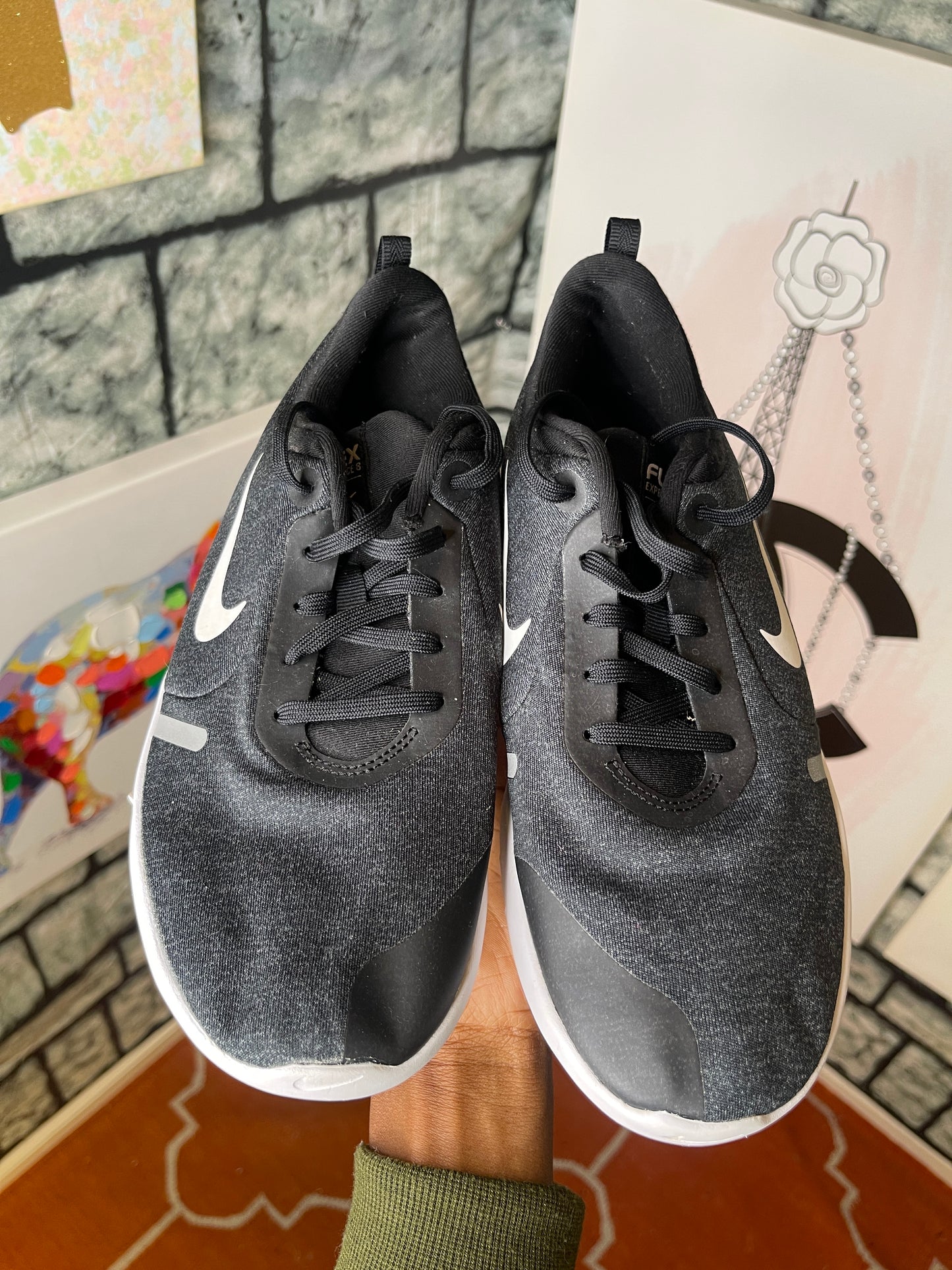 Nike gray black women sz 9.5