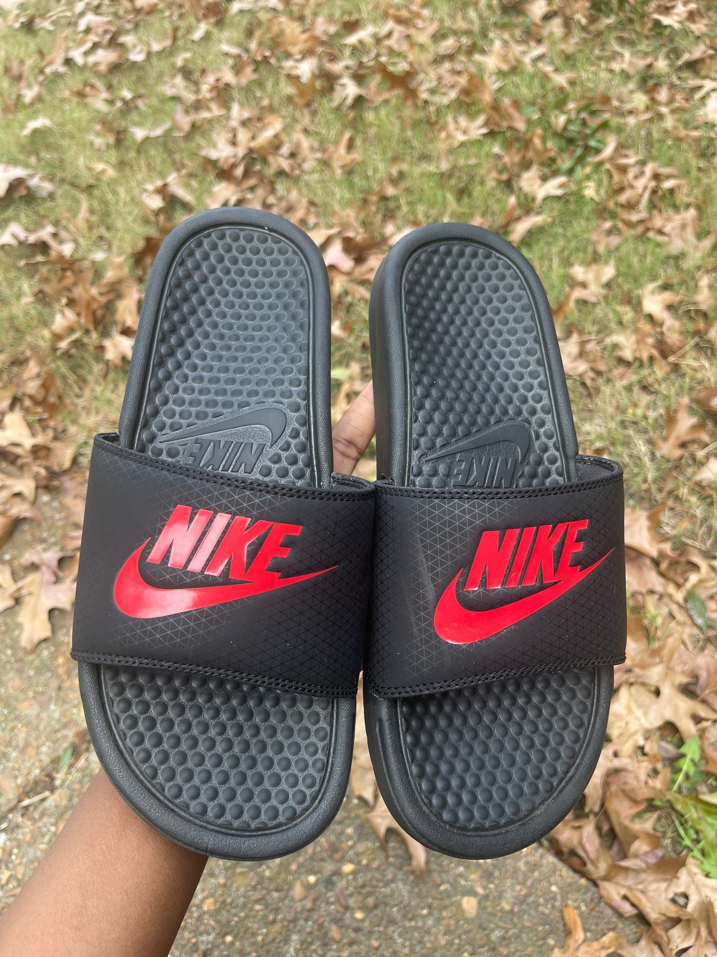 Nike slides red black sandals men sz 7