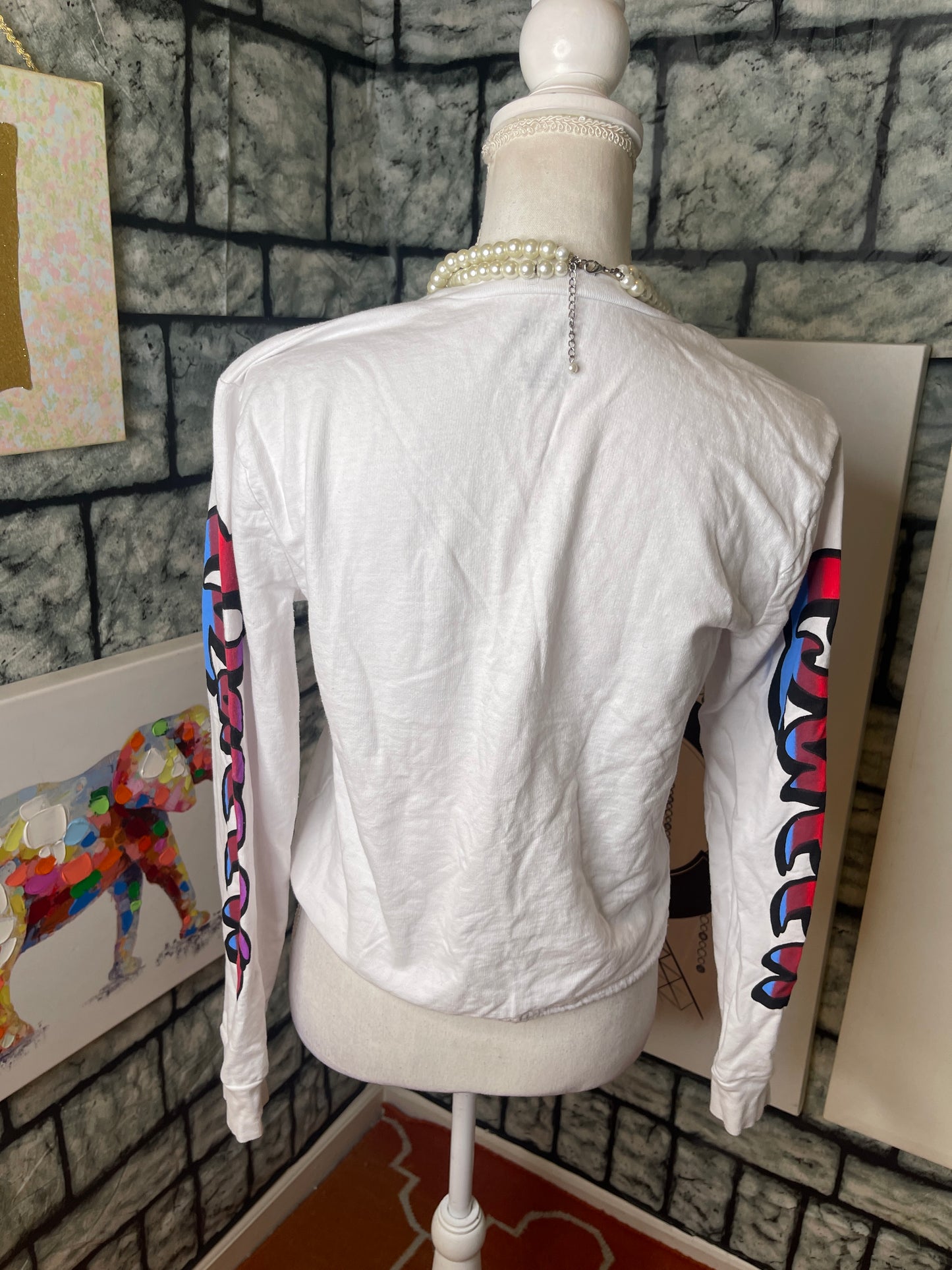 Queen white shirt women sz Large