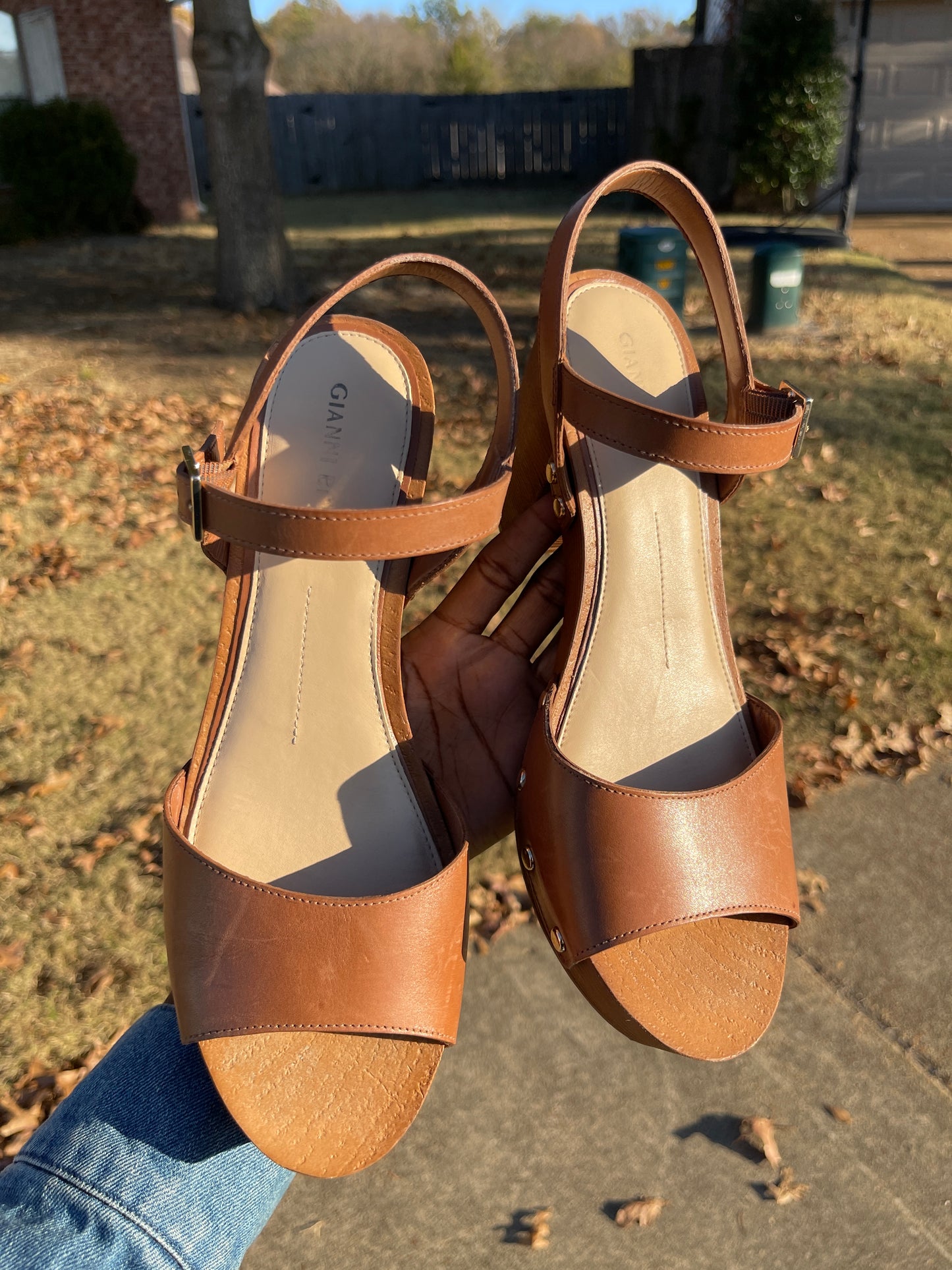 Gianni Bini tan heels (low) women sz 9.5