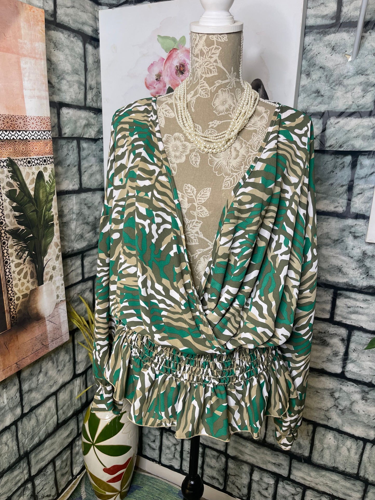 NEW Ashley Stewart Green Tan Blouse Women sz 22/24