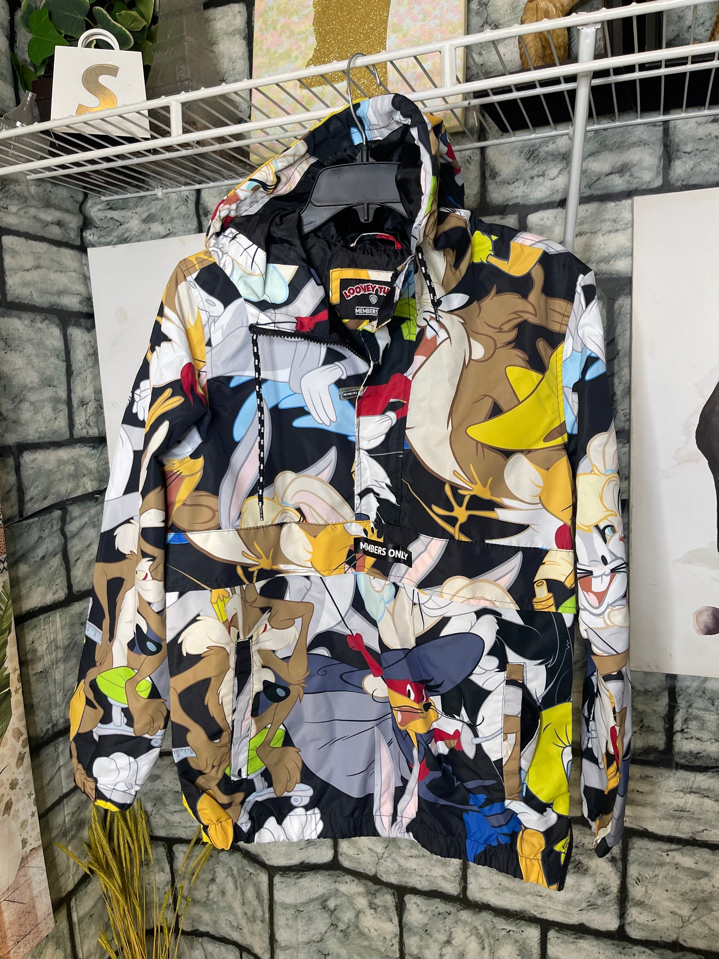 Members Only Pullover Looney Tunes Men sz XS