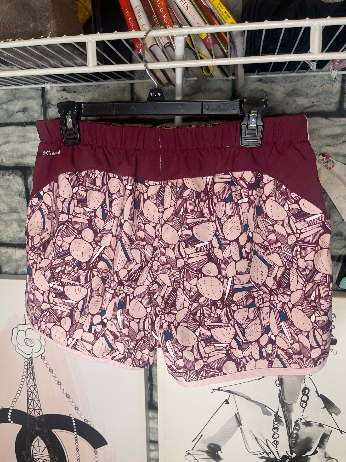 Columbia Shorts Purple Women sz Large