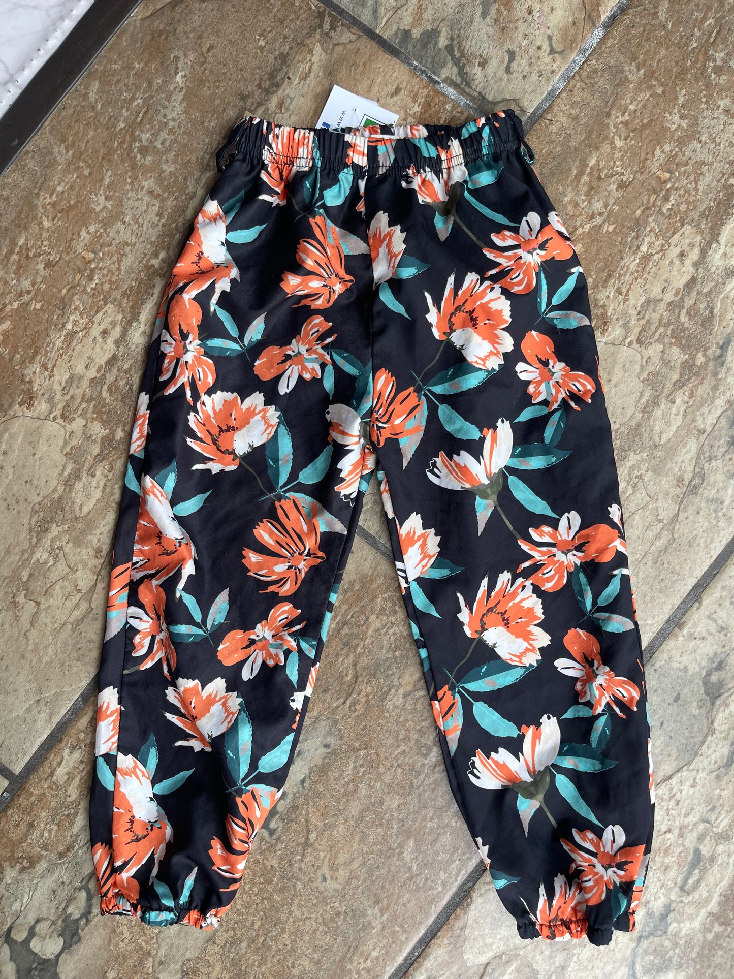 Black Floral Pants Girls sz 100 = 4T
