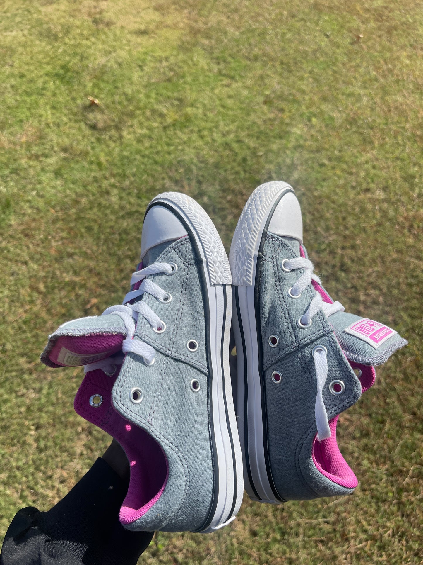 Converse gray girls sz 2