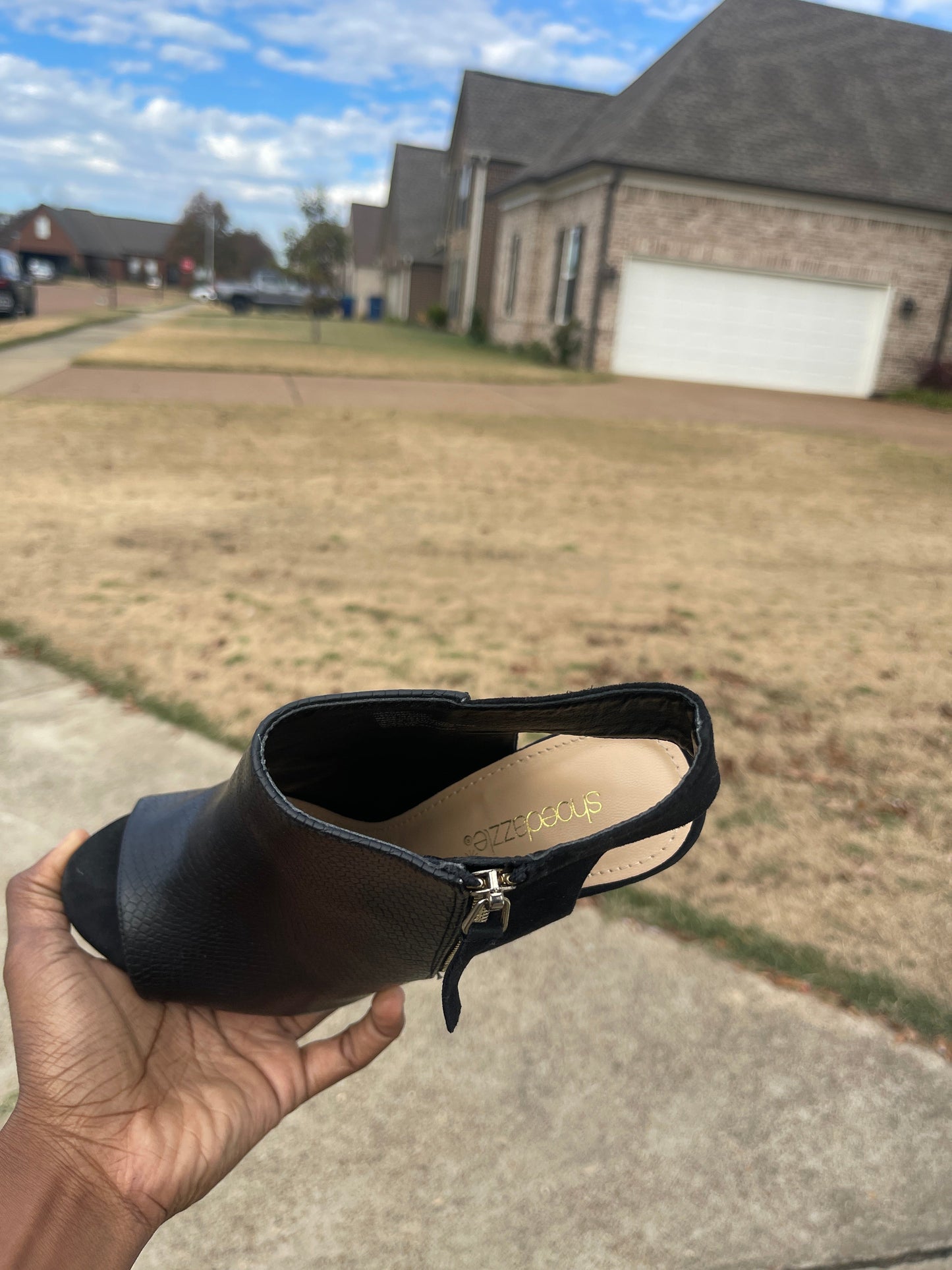 Shoe Dazzle Black Heels Women sz 8