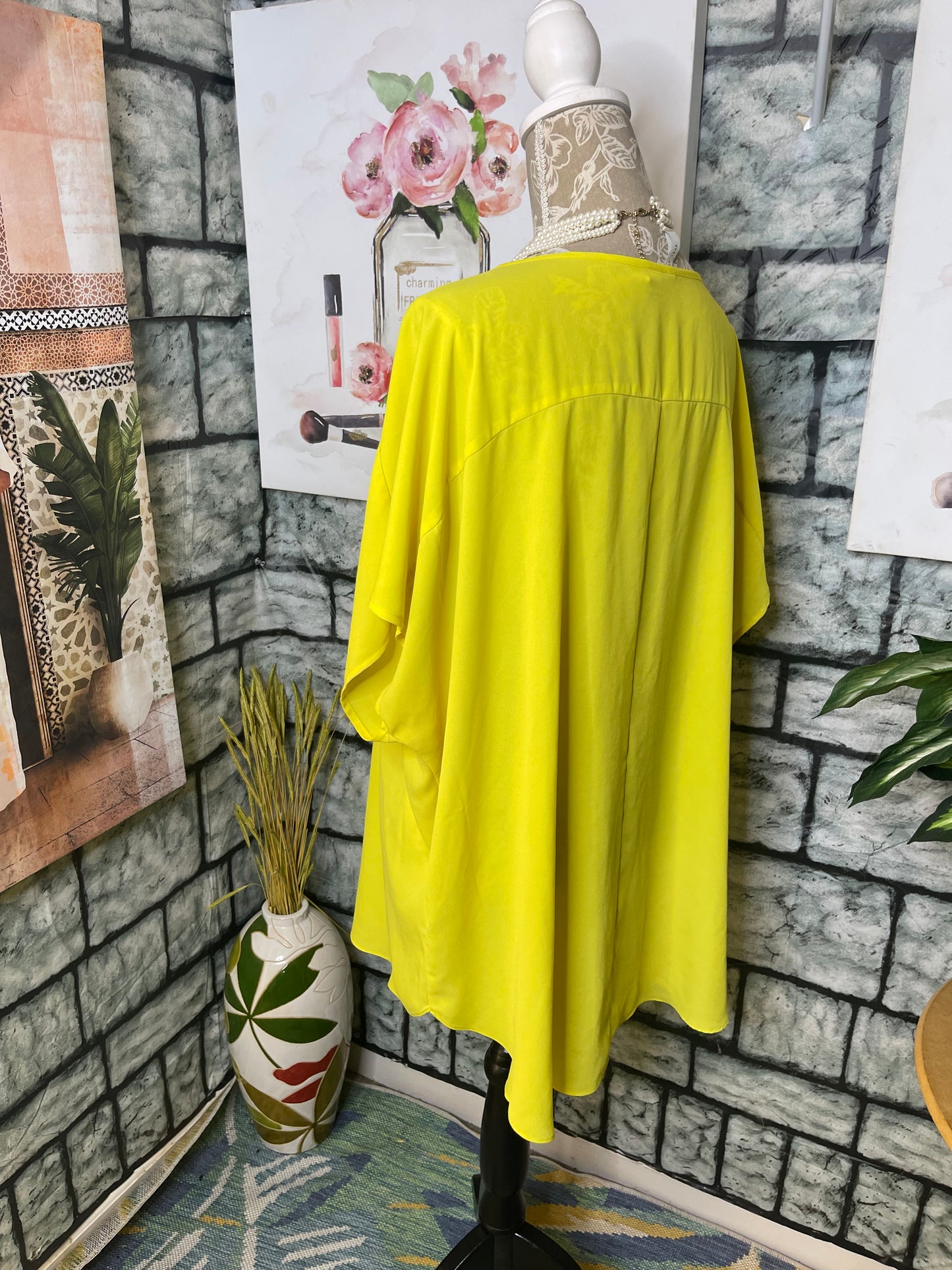 Est 1946 Yellow Blouse Women sz 22/24