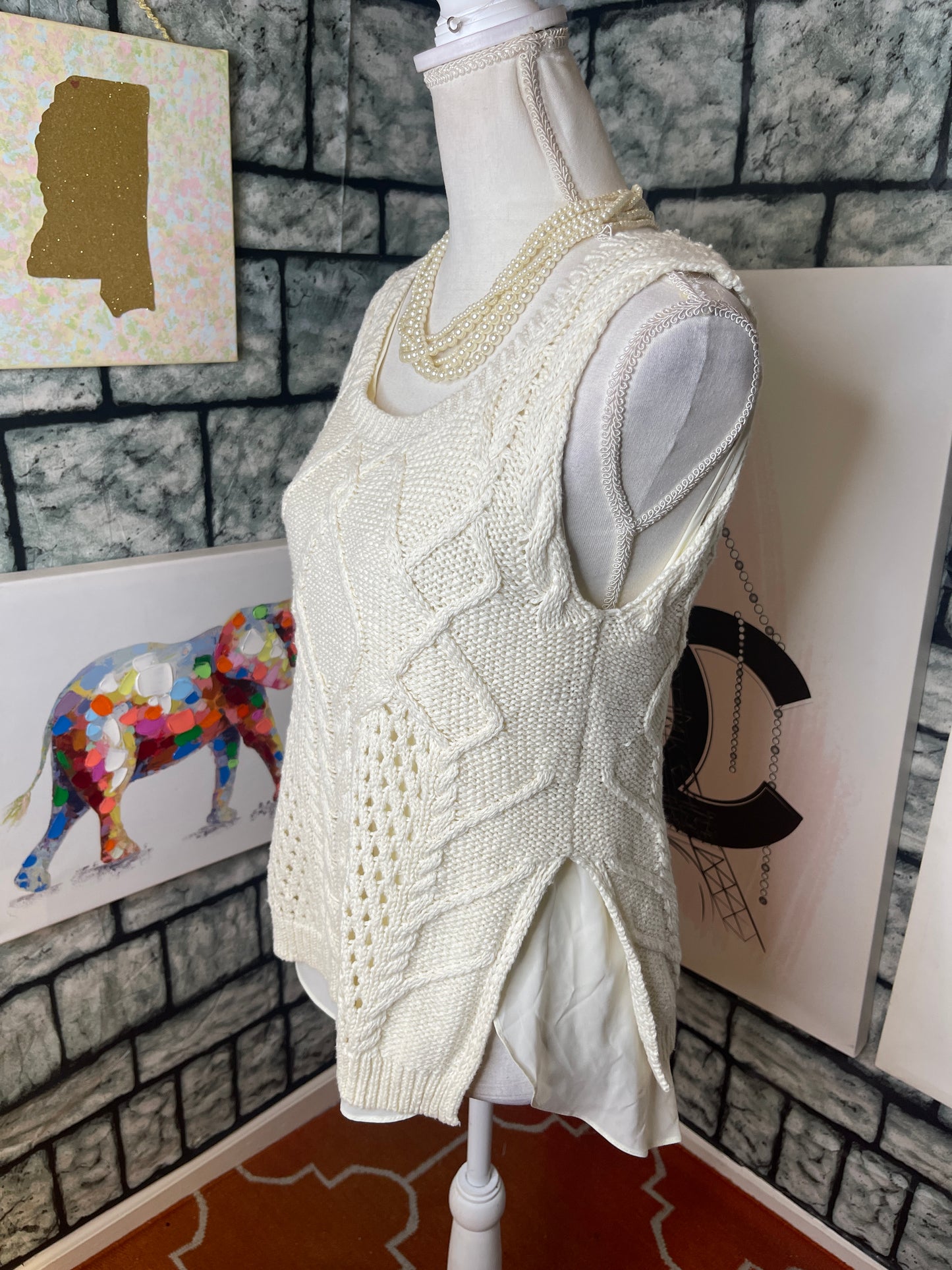 Moth Beige Sweater Women sz Medium