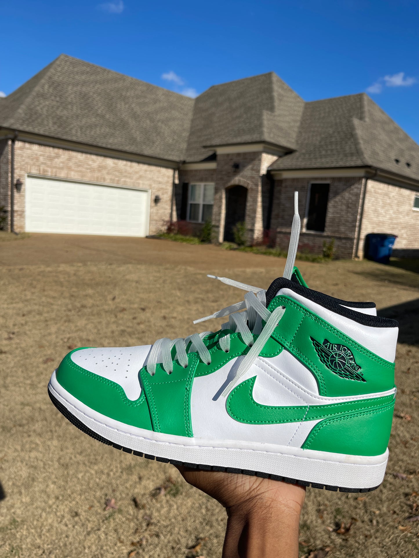 NEW Nike air Jordan lucky green Men sz 11