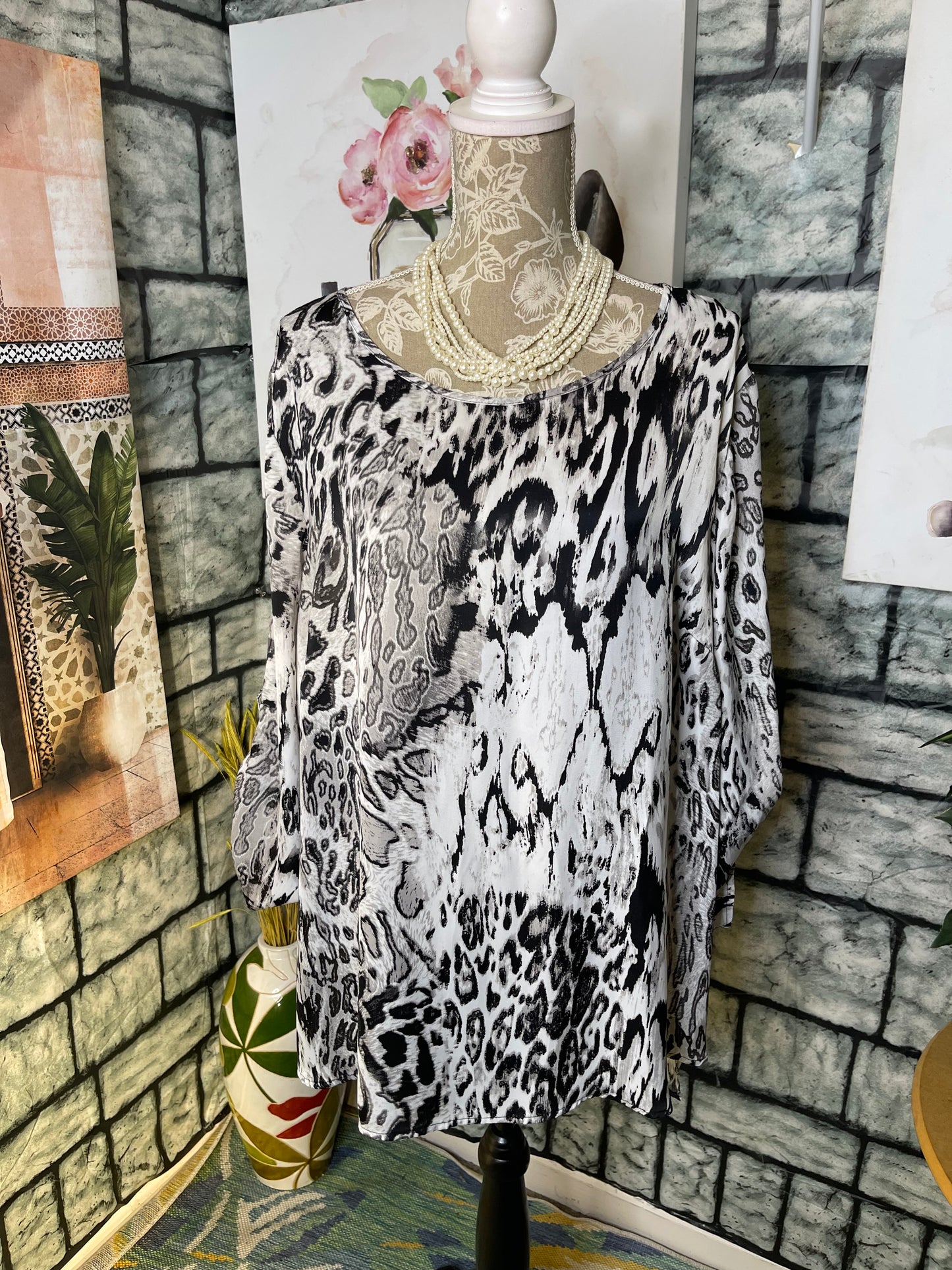 Cato Gray Black Print Blouse Women sz 22/24