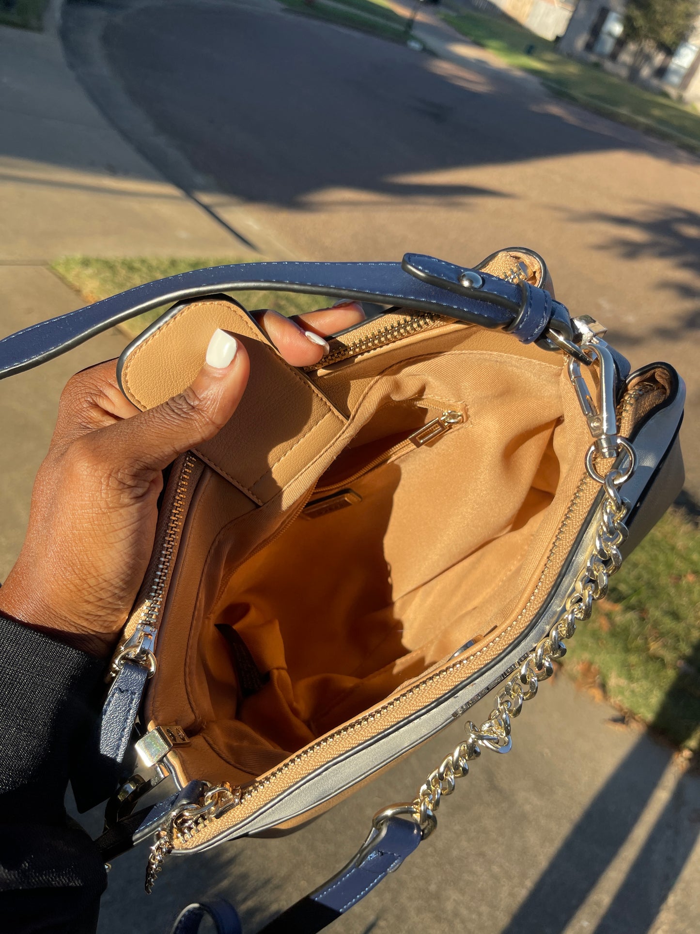 NEW Guess handbag / crossbody tan blue