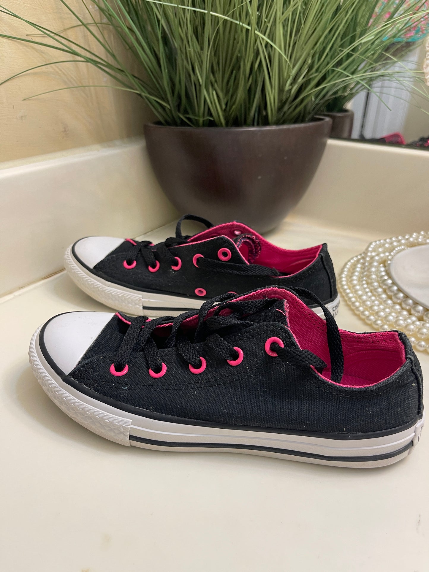 Converse black pink converse girls sz 2