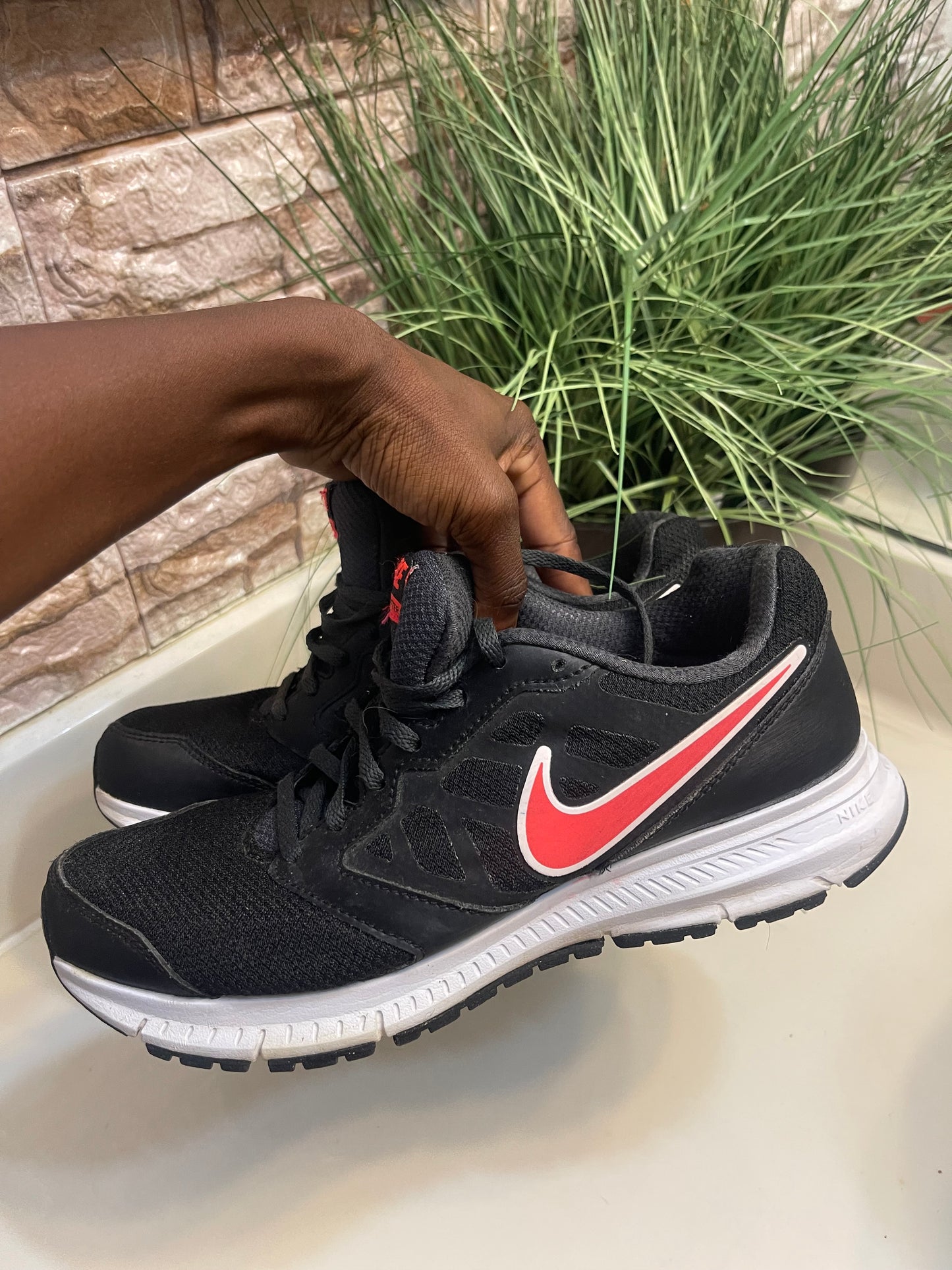 Nike Black Pink Sneakers Women sz 10