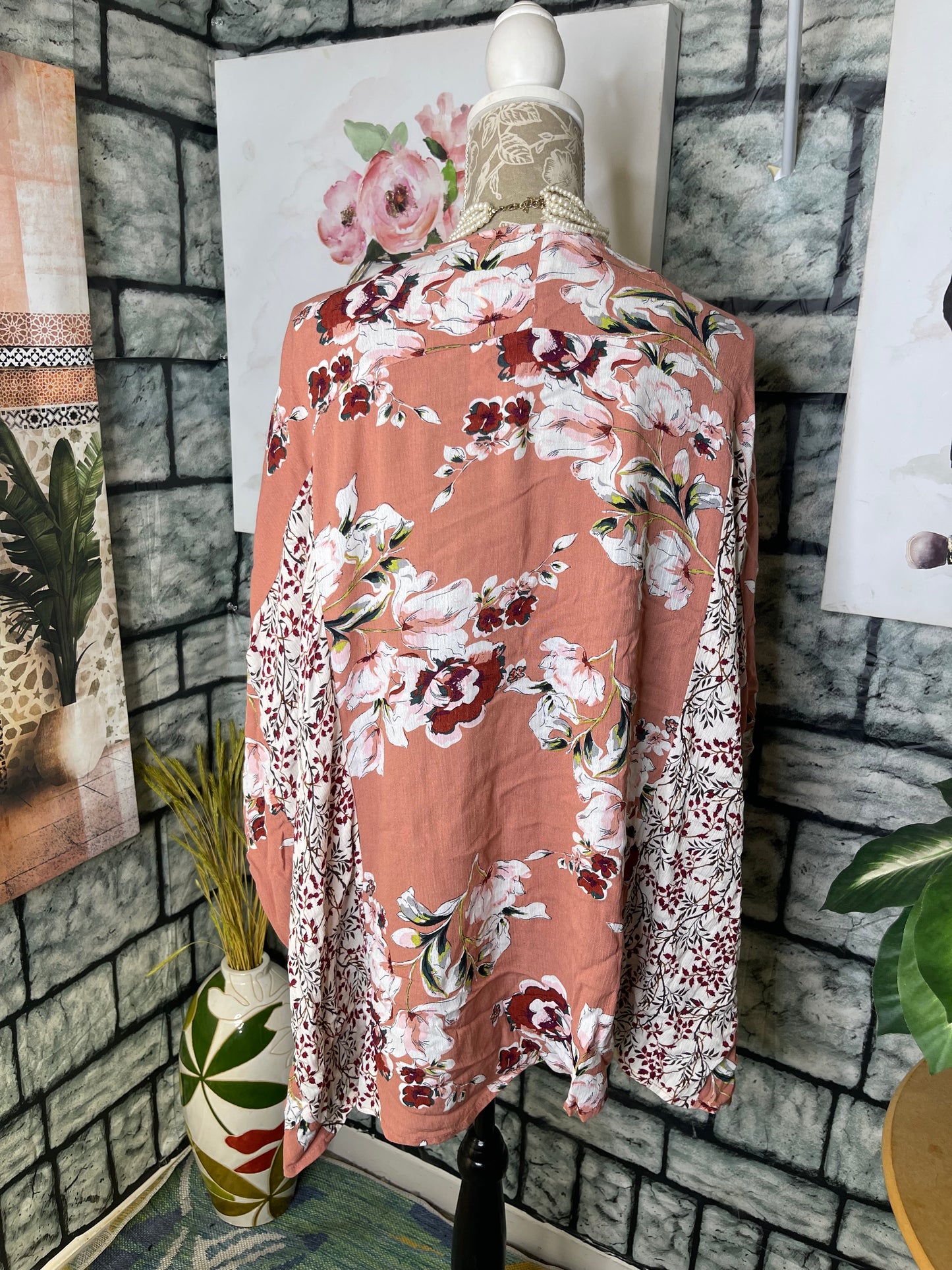 Umgee Pink Floral Cover Blouse Women sz Small / Medium
