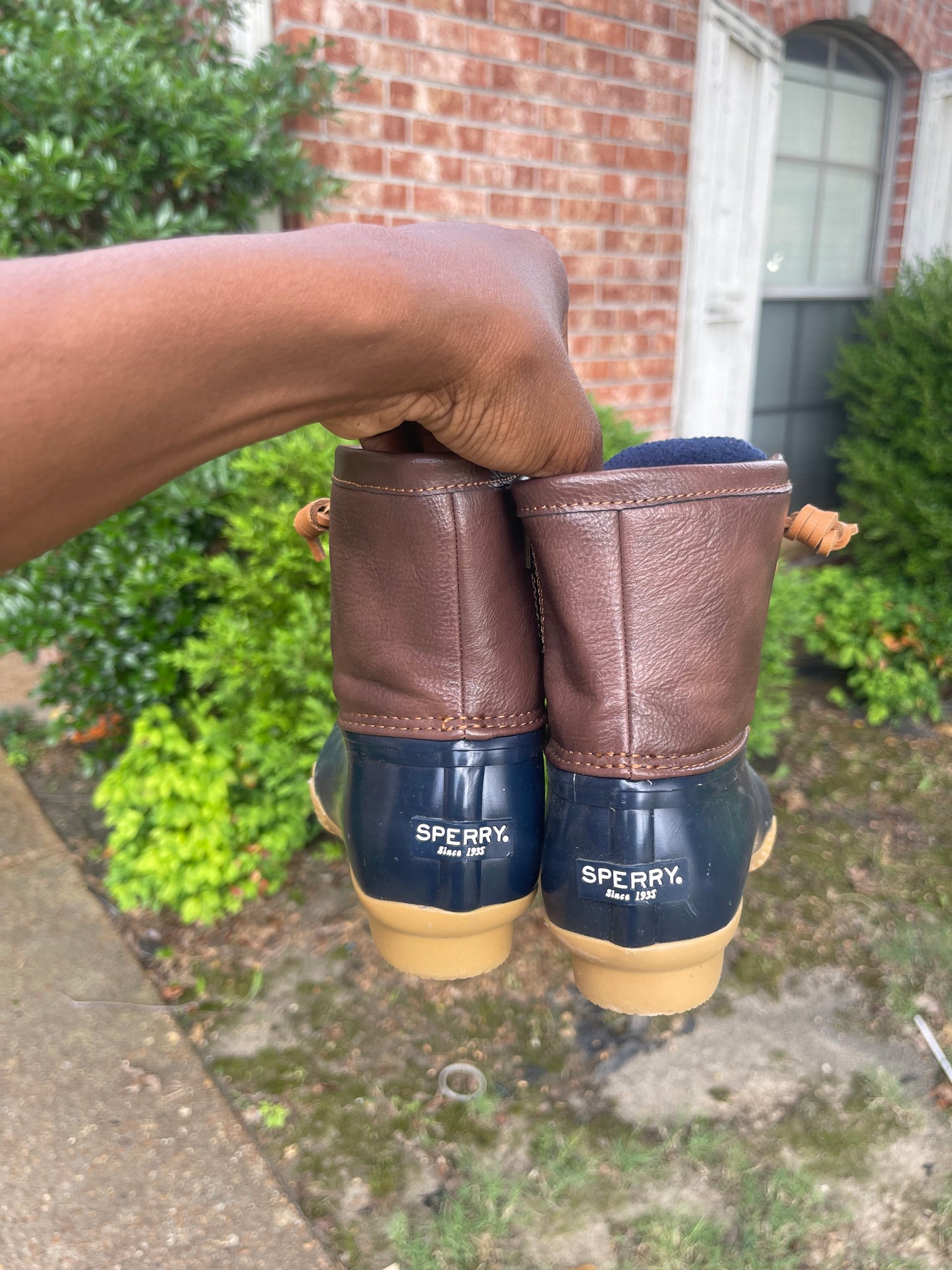 Sperry Brown Boots Boys sz 2