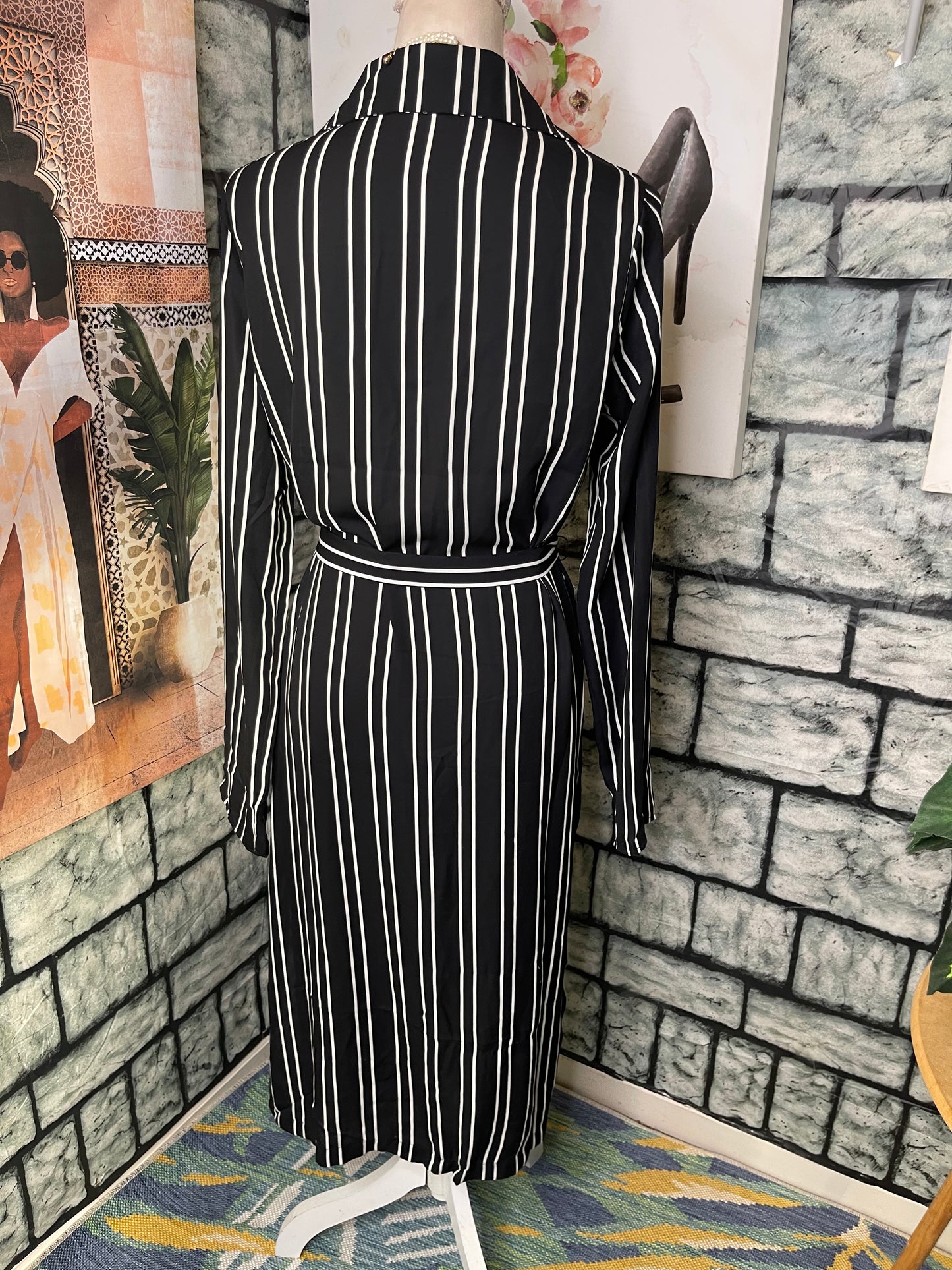 Mind Code Black White cover / duster Women sz Large