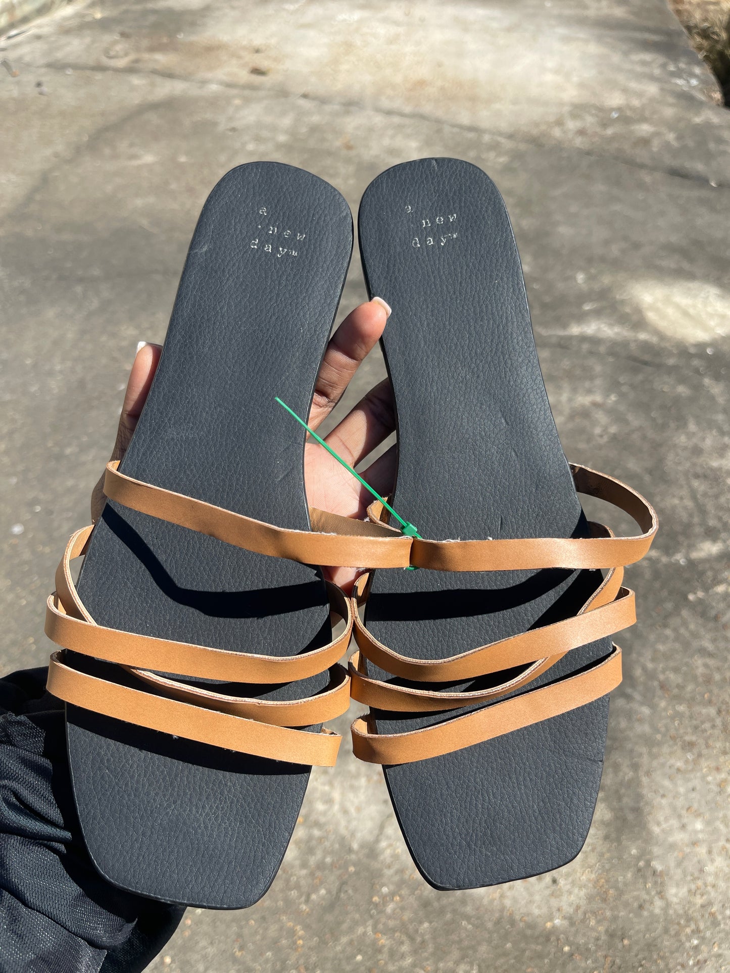 A new day brown black sandals women sz 9.5