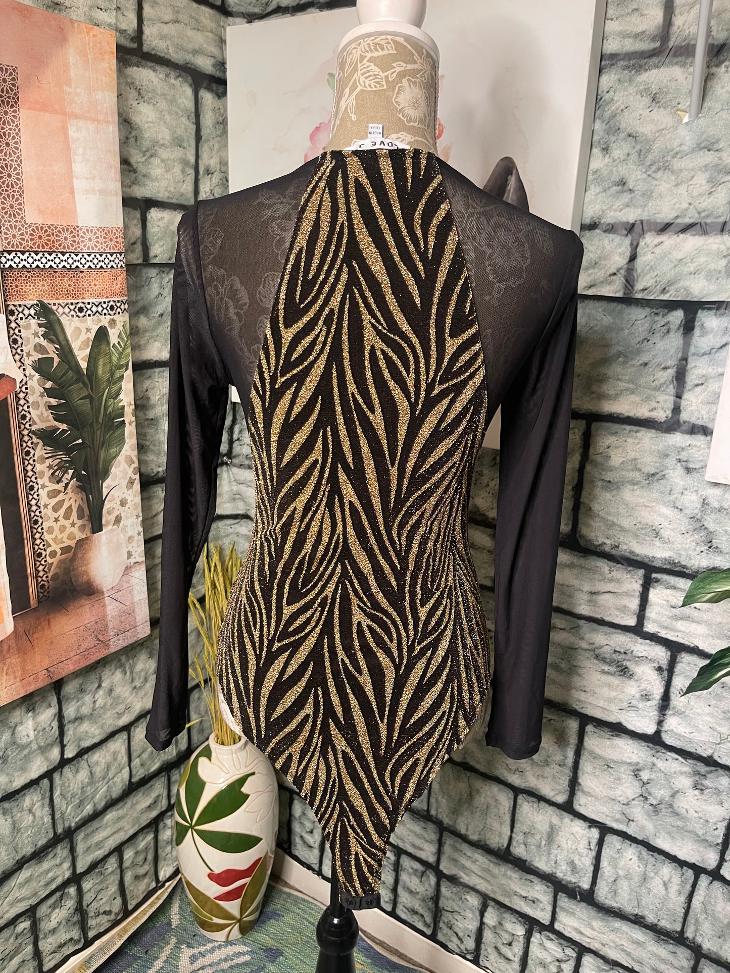 Love J Black Gold Bodysuit Blouse Women sz Large