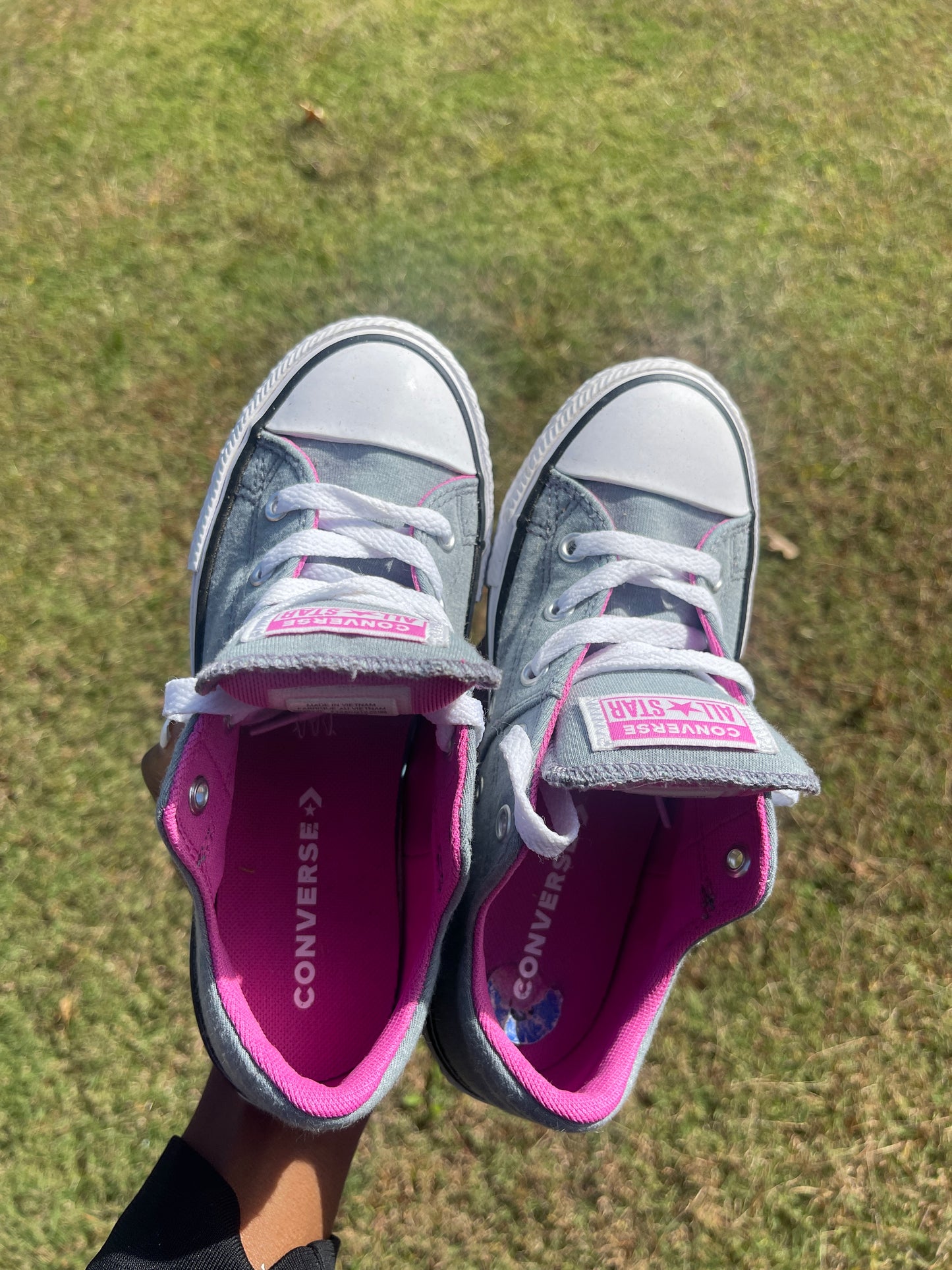 Converse gray girls sz 2