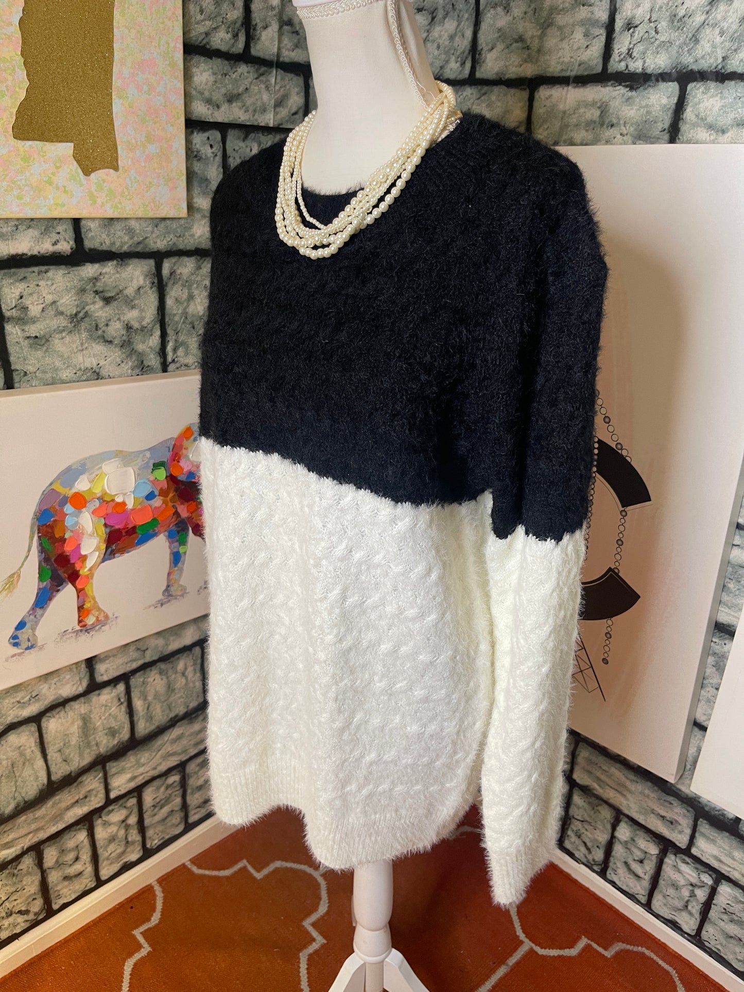 Black White Fuzzy Sweater Women sz XL