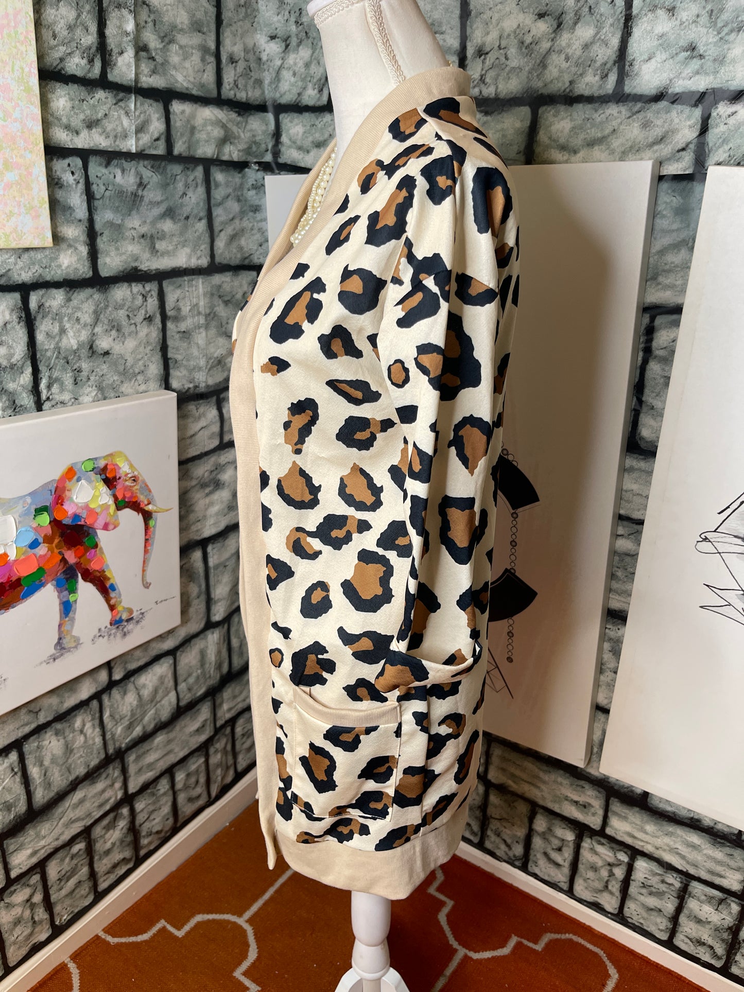 Brown Tan Animal Print Cover Women sz Medium