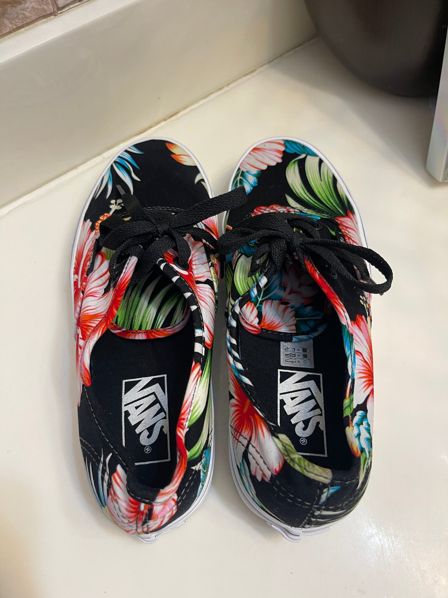 Vans Black Floral Women sz 7.5 , Men sz 6
