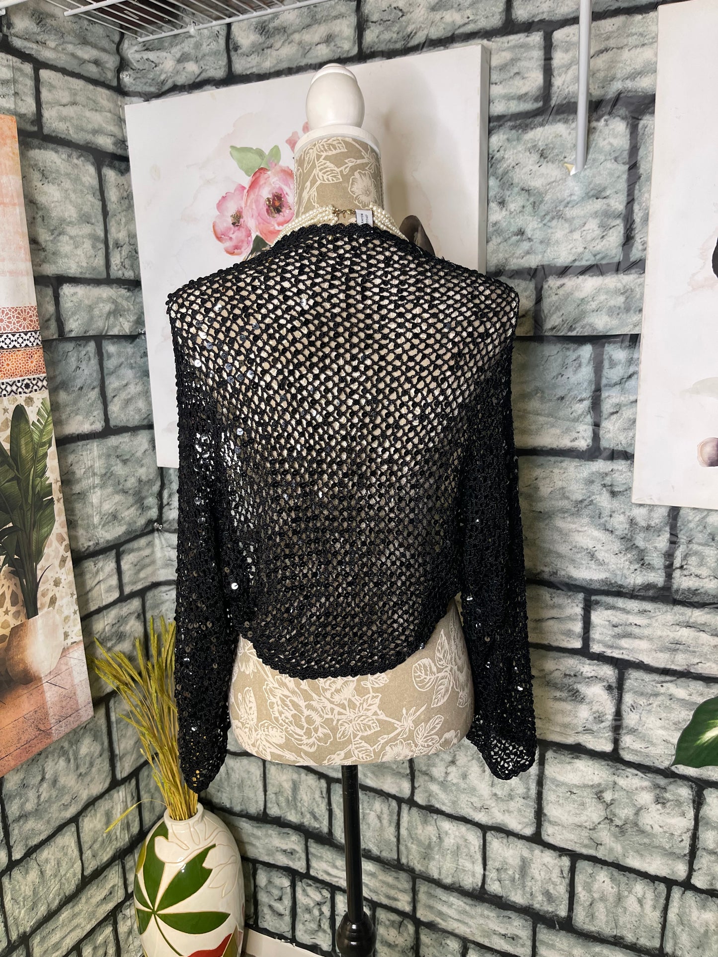 Black Sequin Cover Women Sz One Size (WOULD Say best FITS Up to Large)