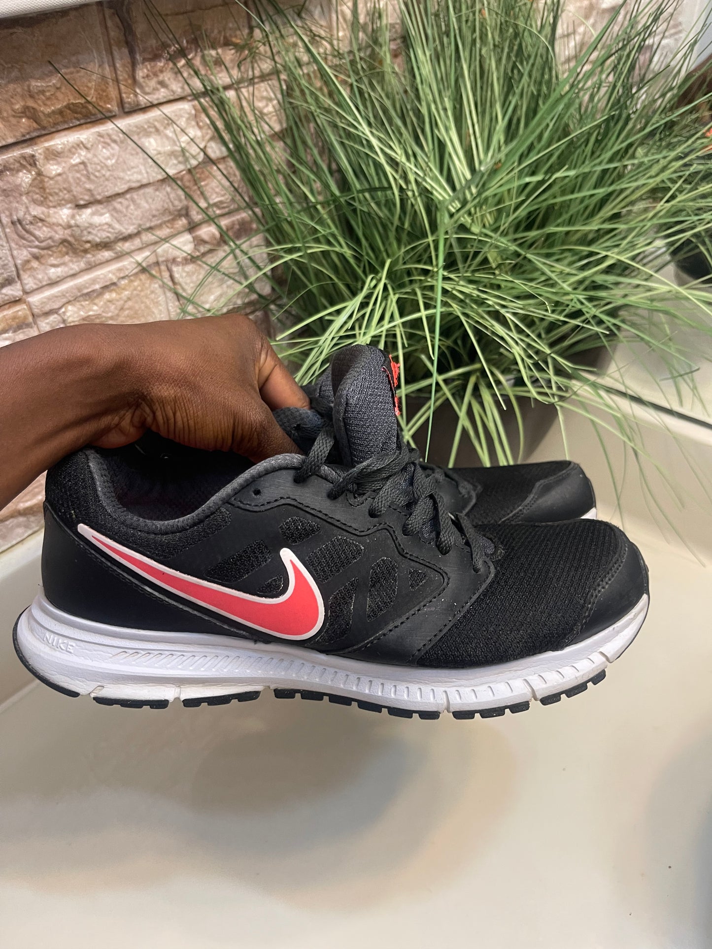 Nike Black Pink Sneakers Women sz 10