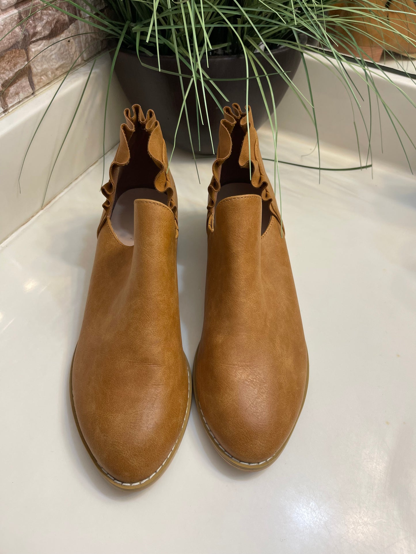 Tan Bootie Heels Women sz 9