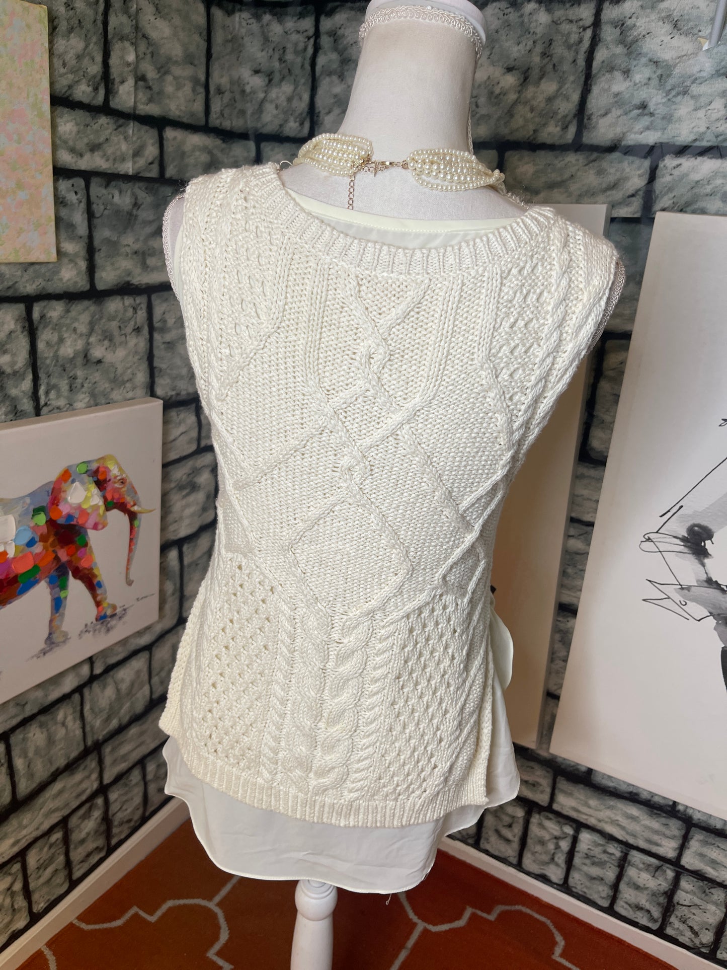 Moth Beige Sweater Women sz Medium