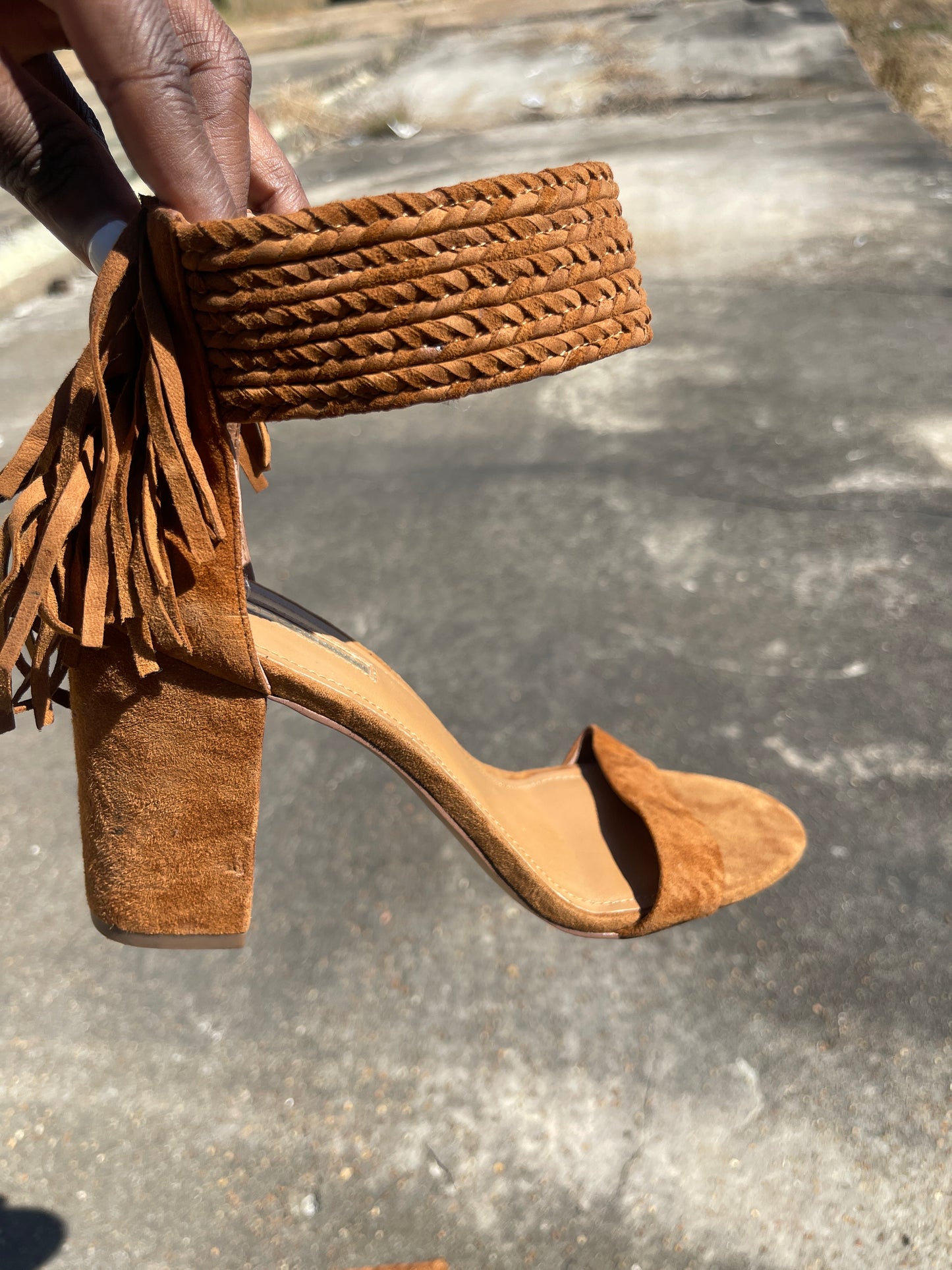 BCBG brown fringe heels women sz 9.5