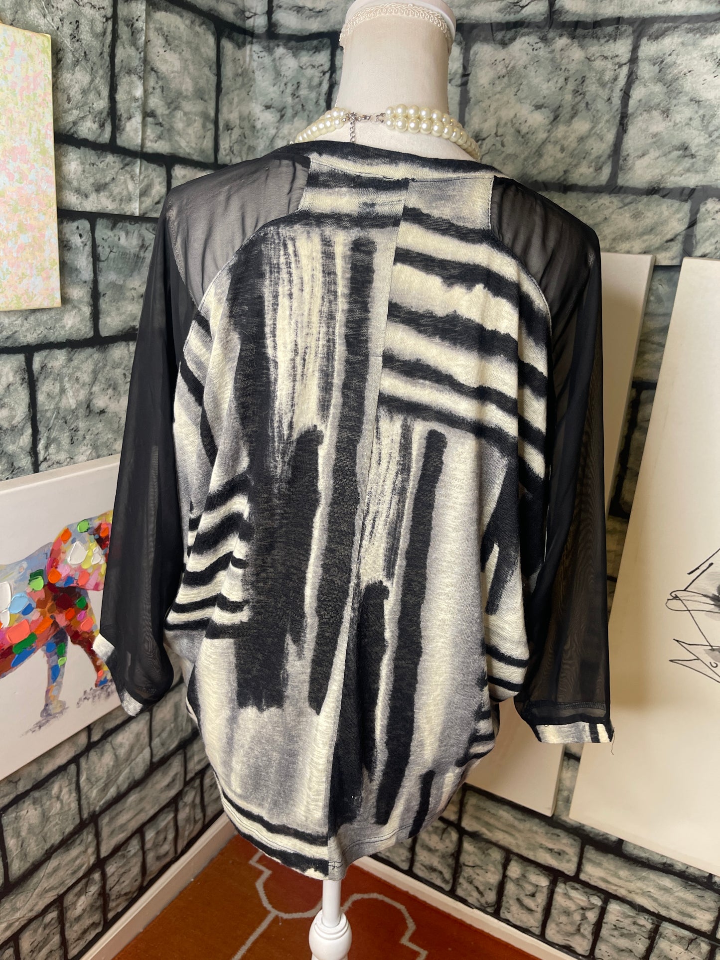 New Direction Gray Black Blouse Women sz Small / Medium