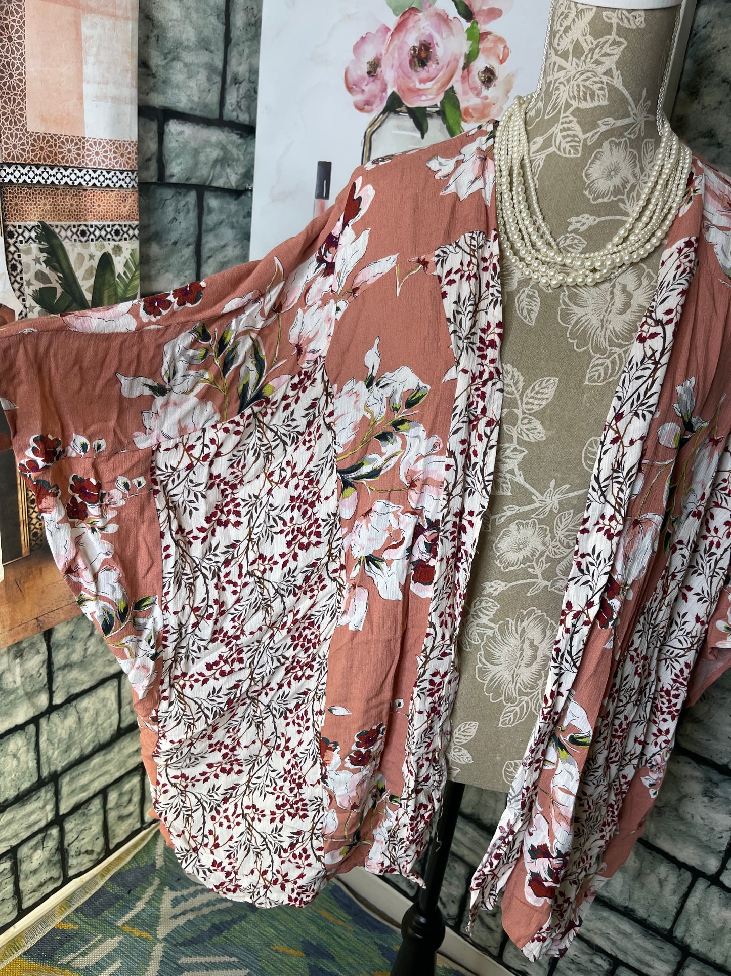 Umgee Pink Floral Cover Blouse Women sz Small / Medium