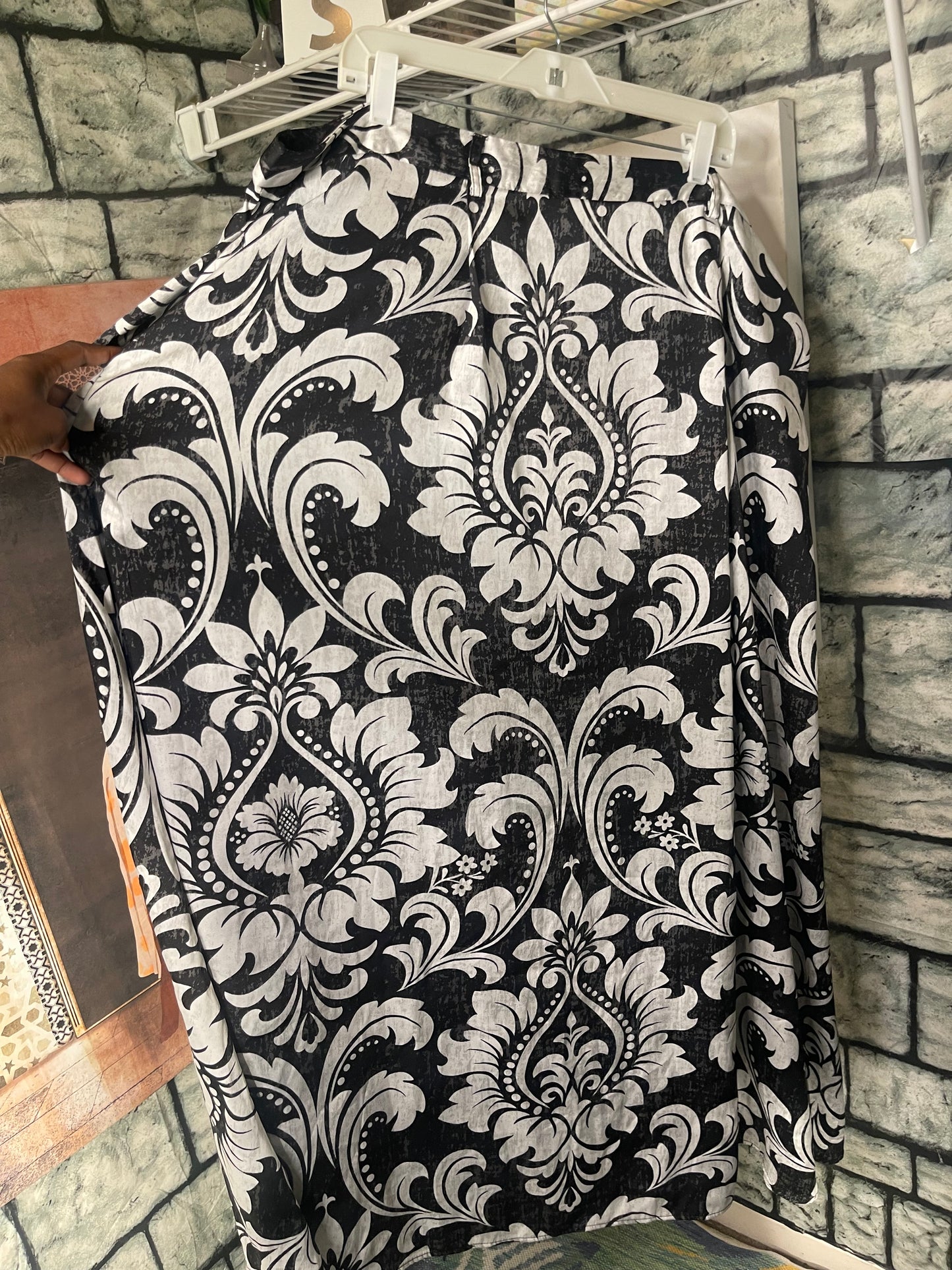 By Designs Black Gray Print Skirt Women sz 2XL