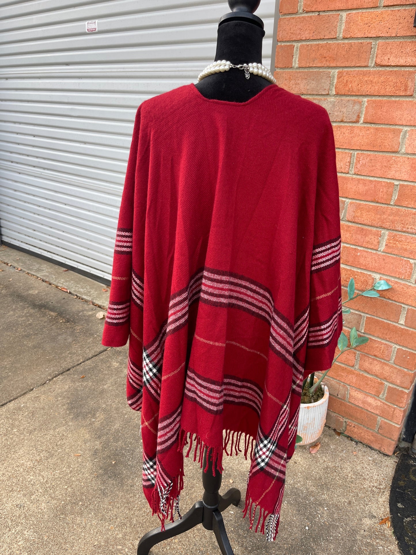 Red White Sweater Cardigan Women sz One Size (would say fits upto XL)