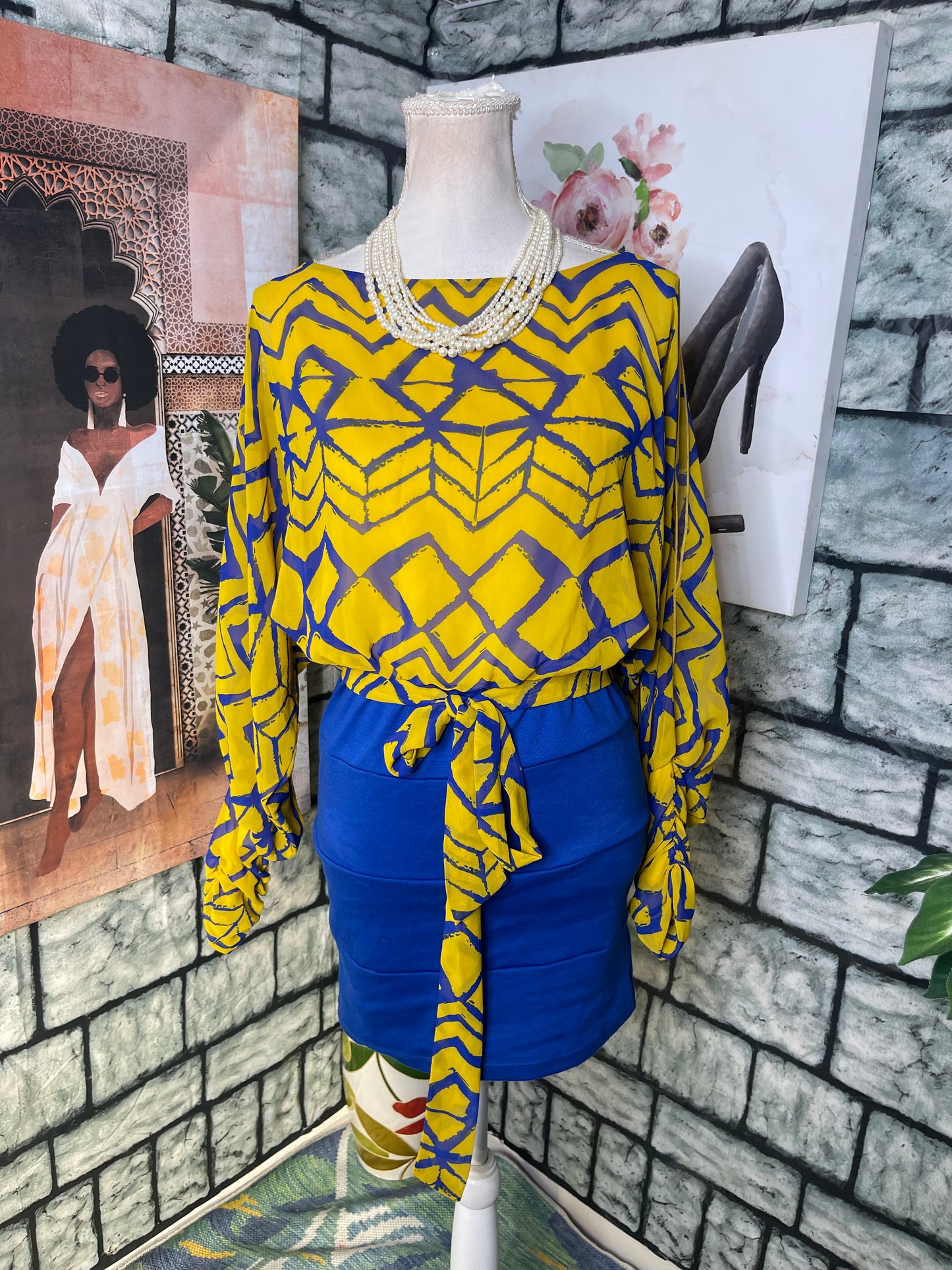 Monaco Blue Yellow Dress Women sz Large (BEST FITS LIKE A MEDIUM)