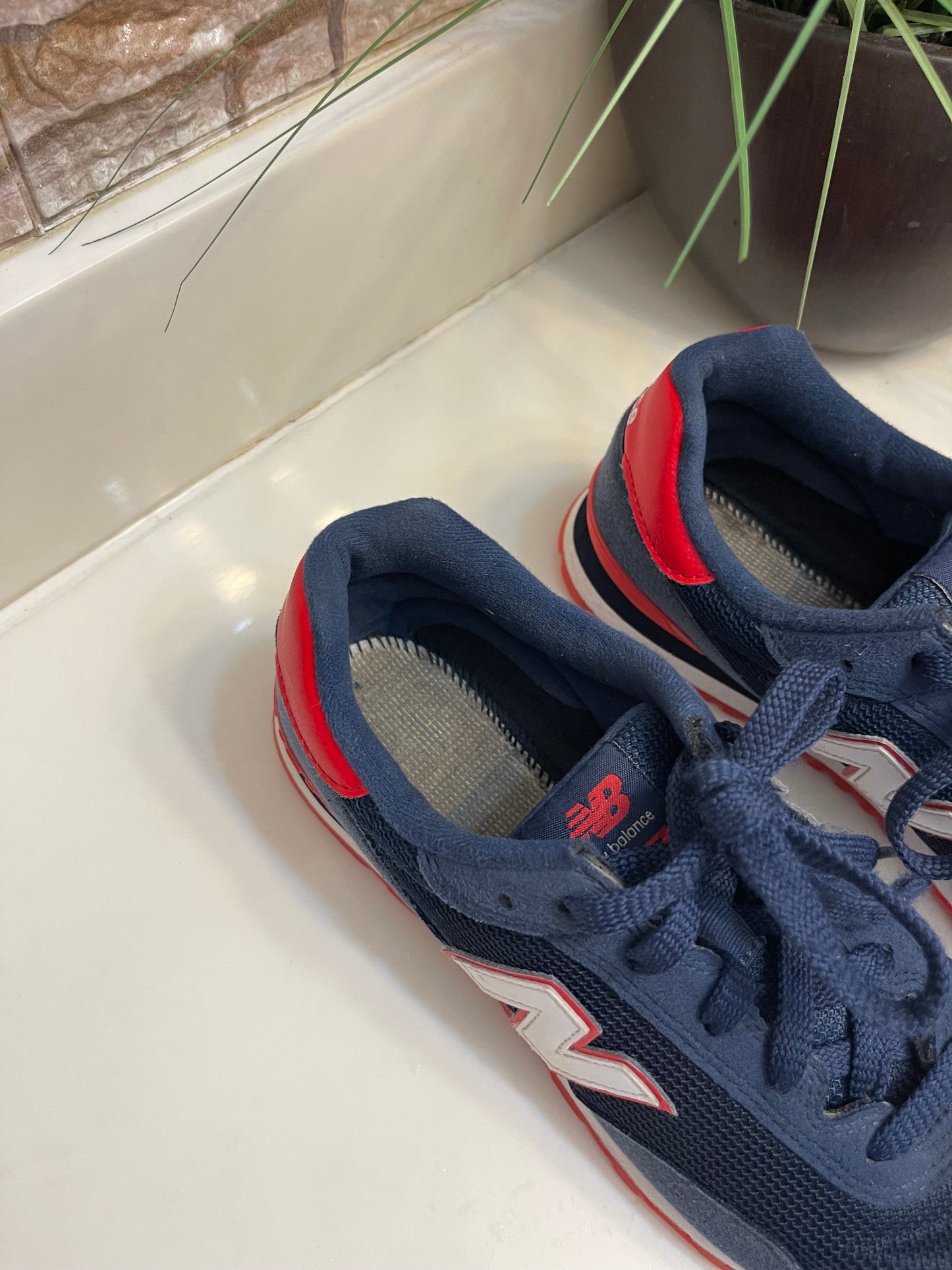 New Balance Blue Red Sneakers Women sz 6