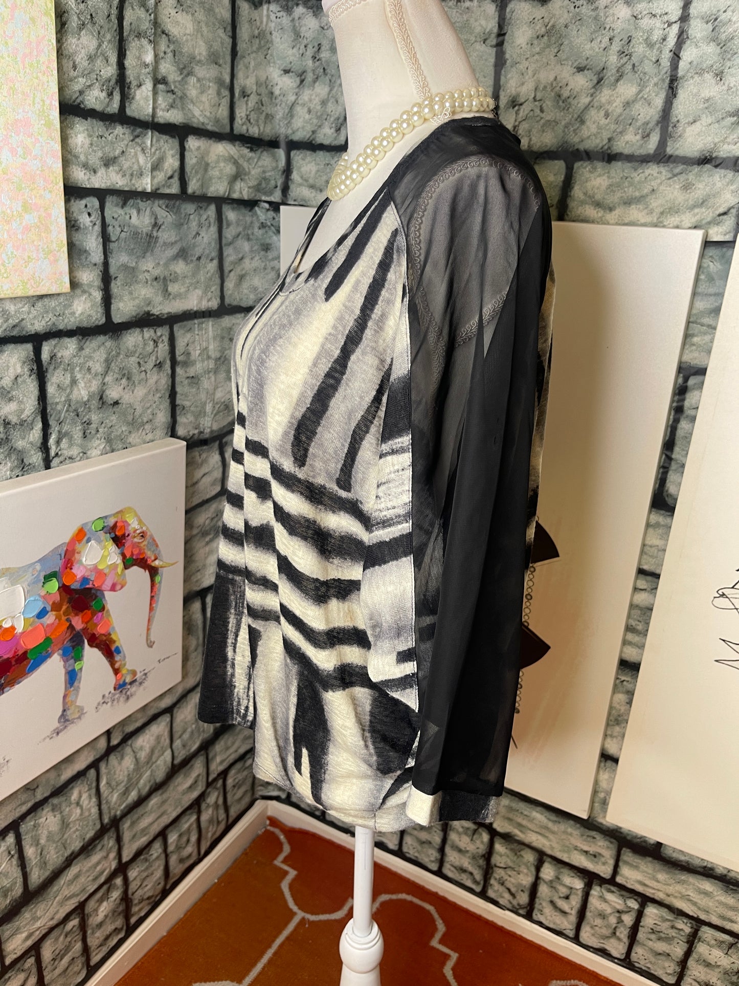 New Direction Gray Black Blouse Women sz Small / Medium