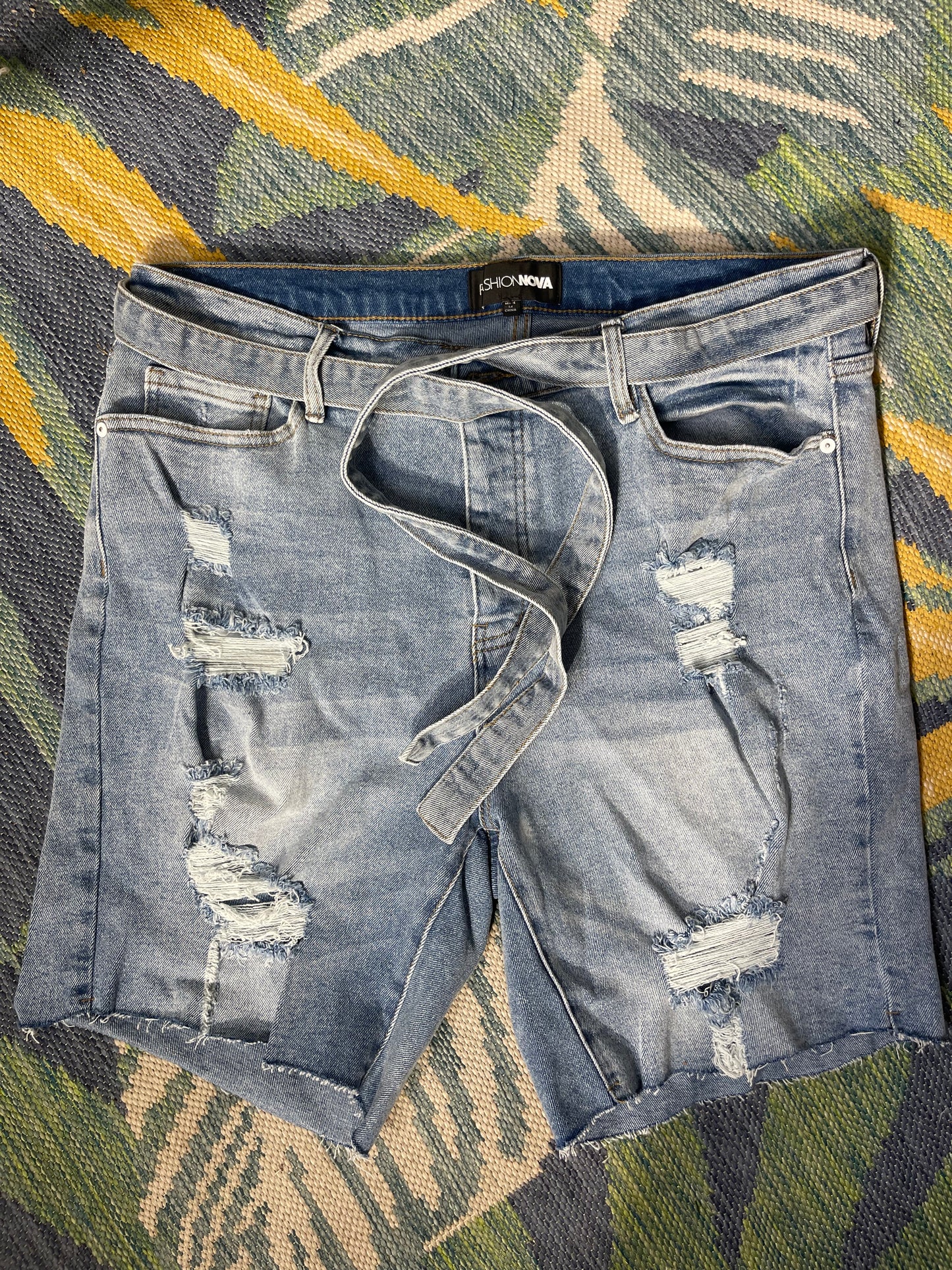 Fashion Nova Blue Shorts Women sz 14