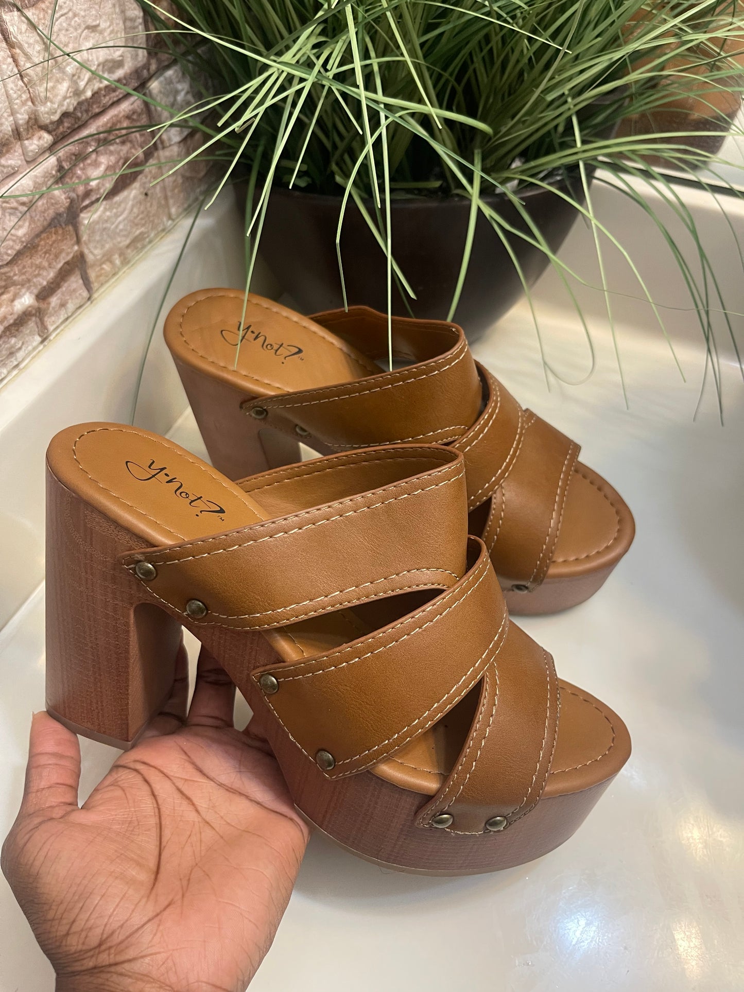 Y Not Brown Heels Women sz 9.5