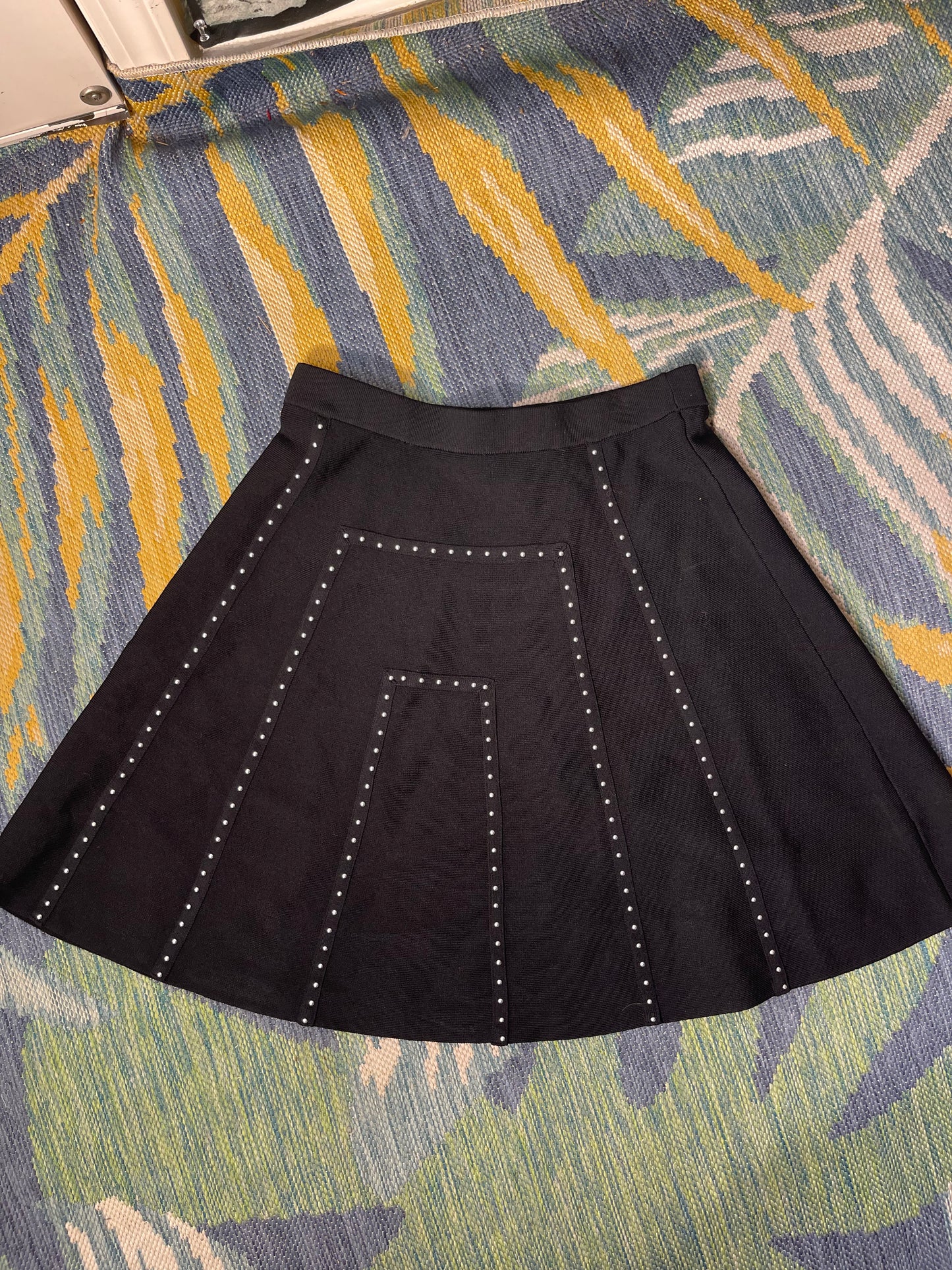Premise Black Skirt Women sz Small (can fit a medium)