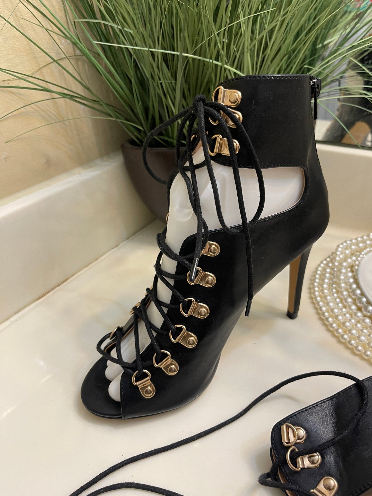 Charlotte Russe black heels women sz 8