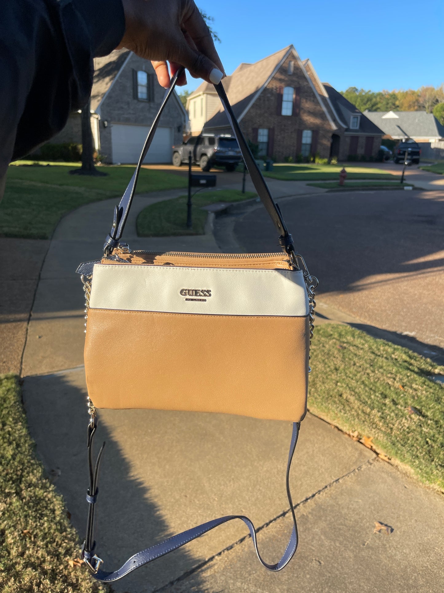 NEW Guess handbag / crossbody tan blue