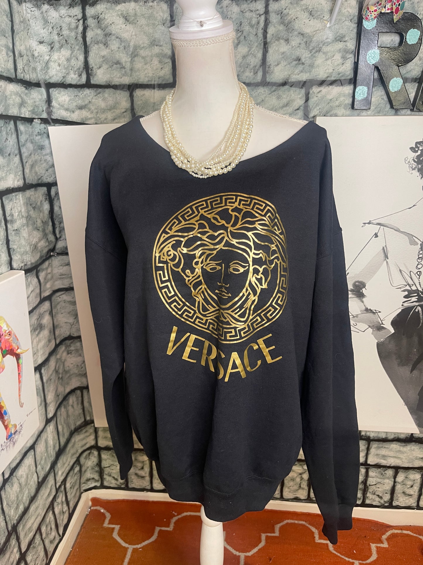 “Versace” crewneck black gold women sz xl