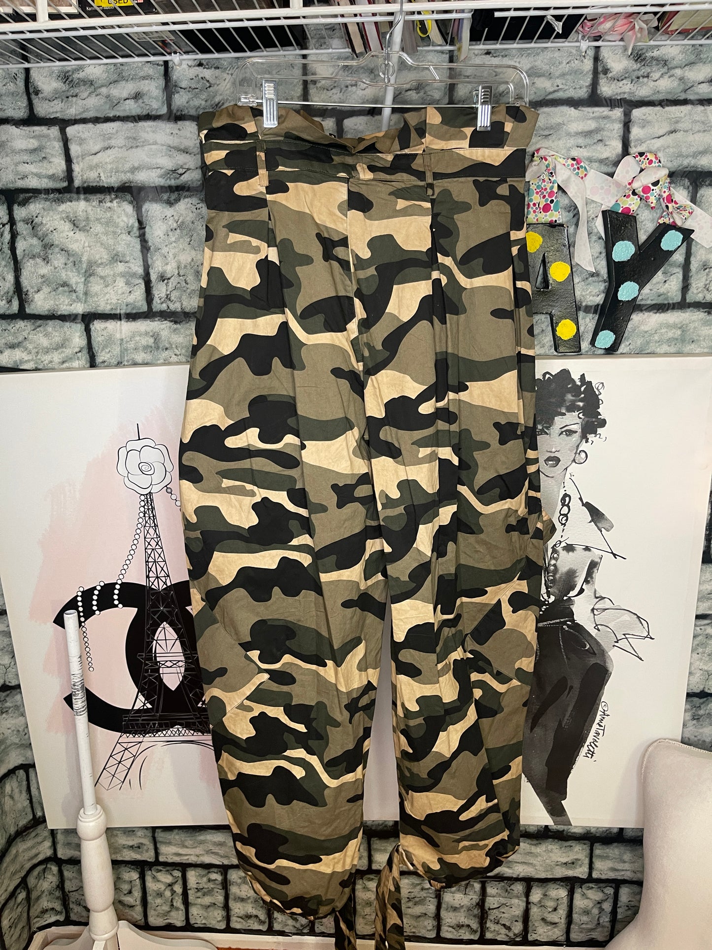 K too green camo cargo pants women sz Large